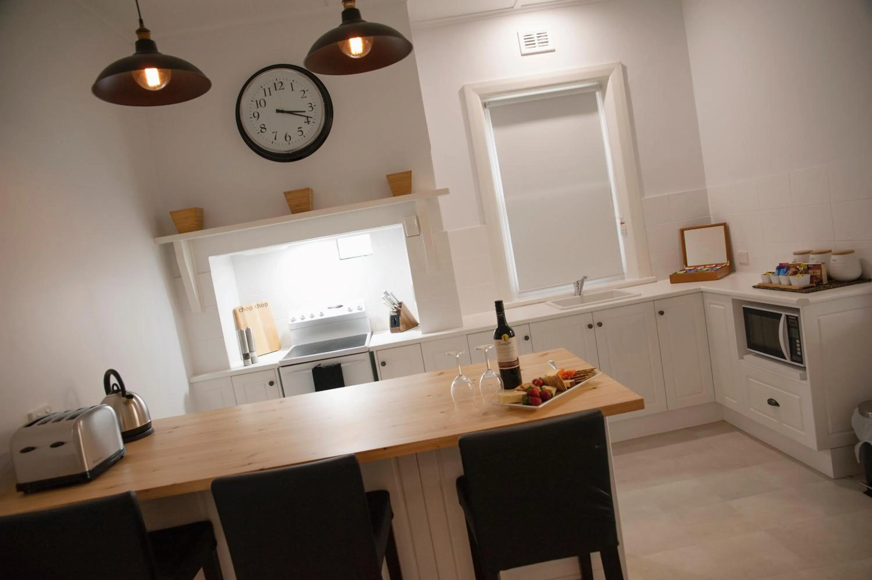 Kitchen or kitchenette in Two Cow Cottage Bed & Breakfast