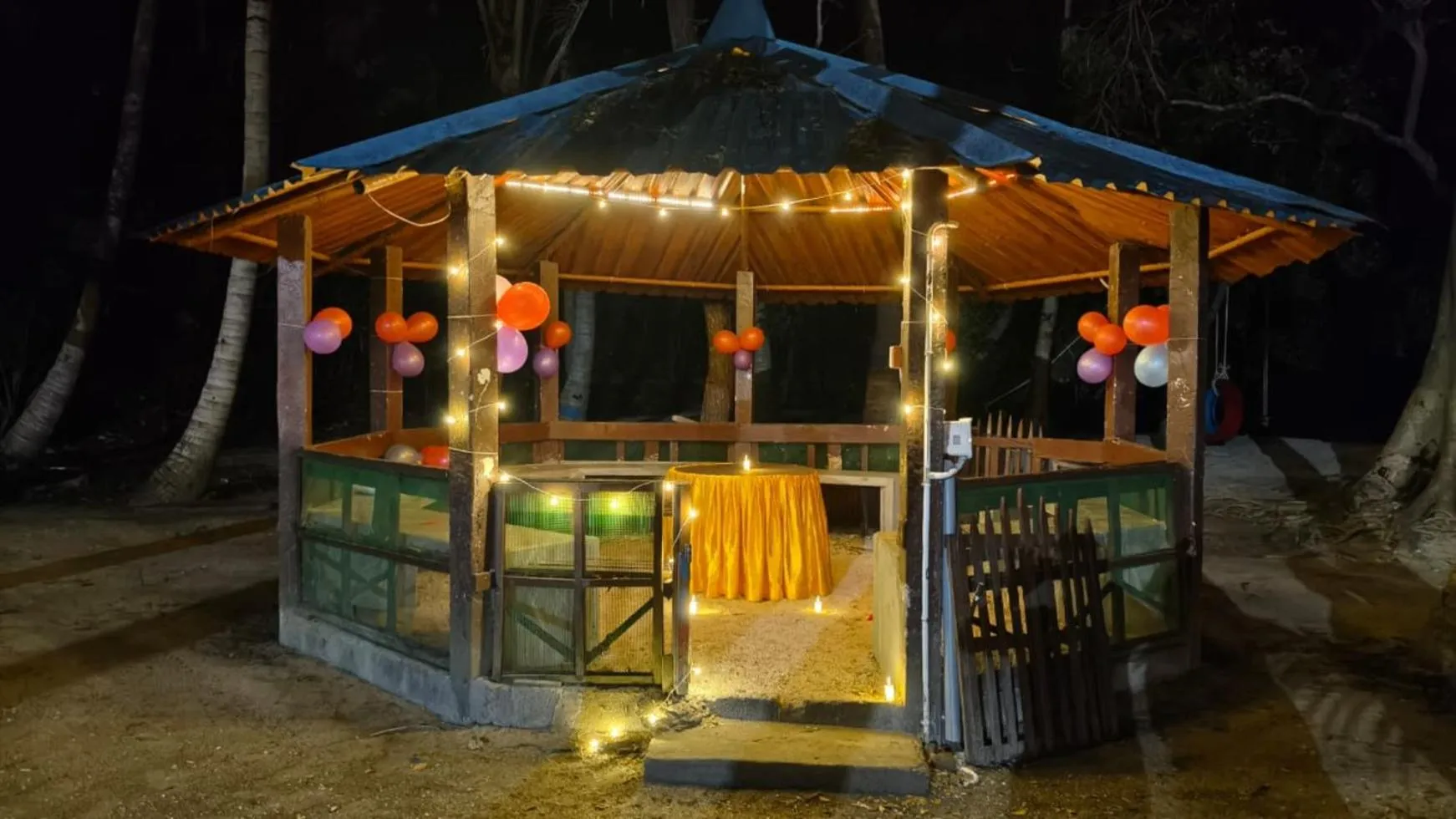 Property building in Coconhuts Beach Resort