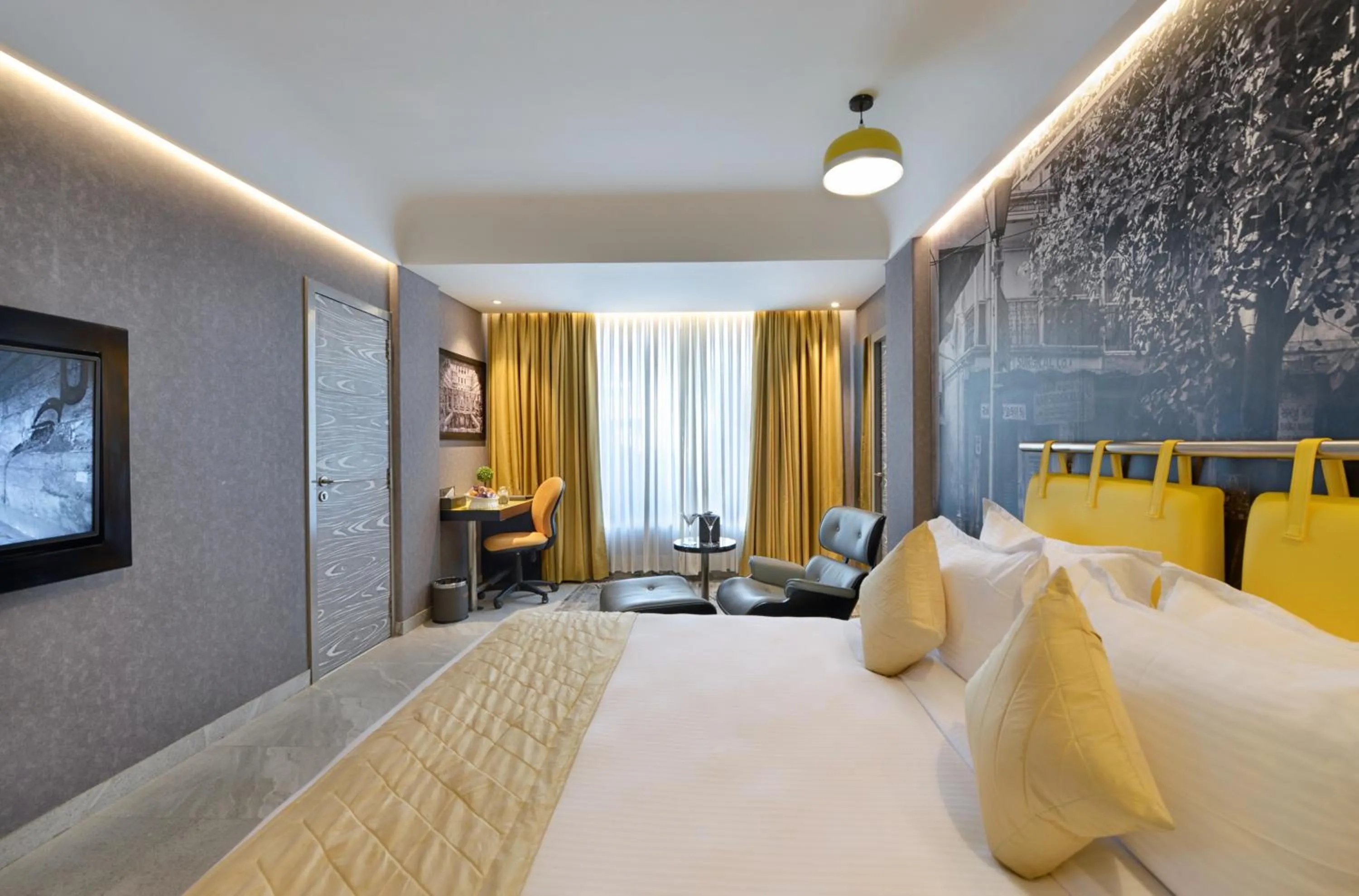 Photo of the whole room, Bed in Regenta Central Antarim Ahmedabad