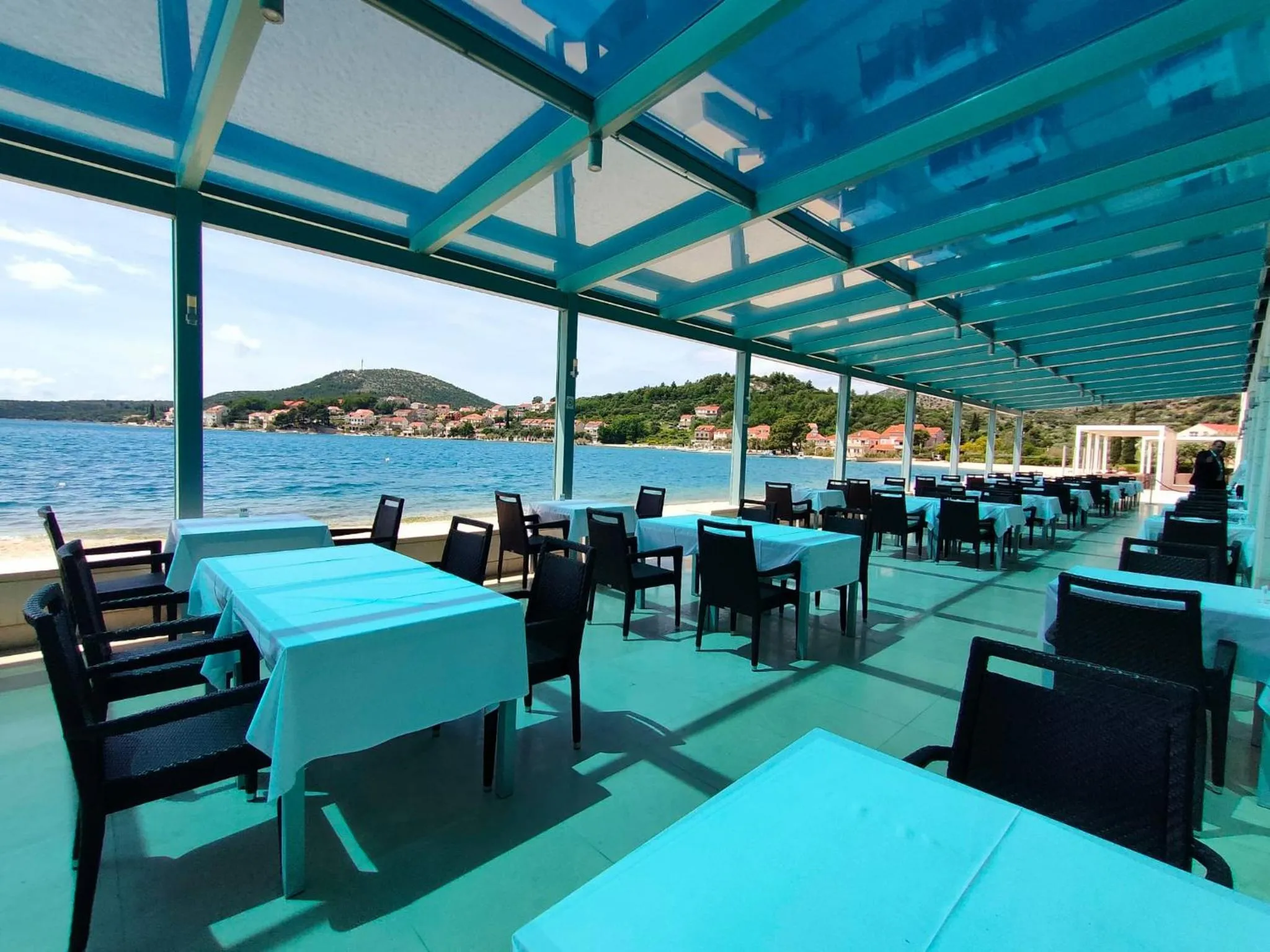 Restaurant/places to eat in Admiral Grand Hotel