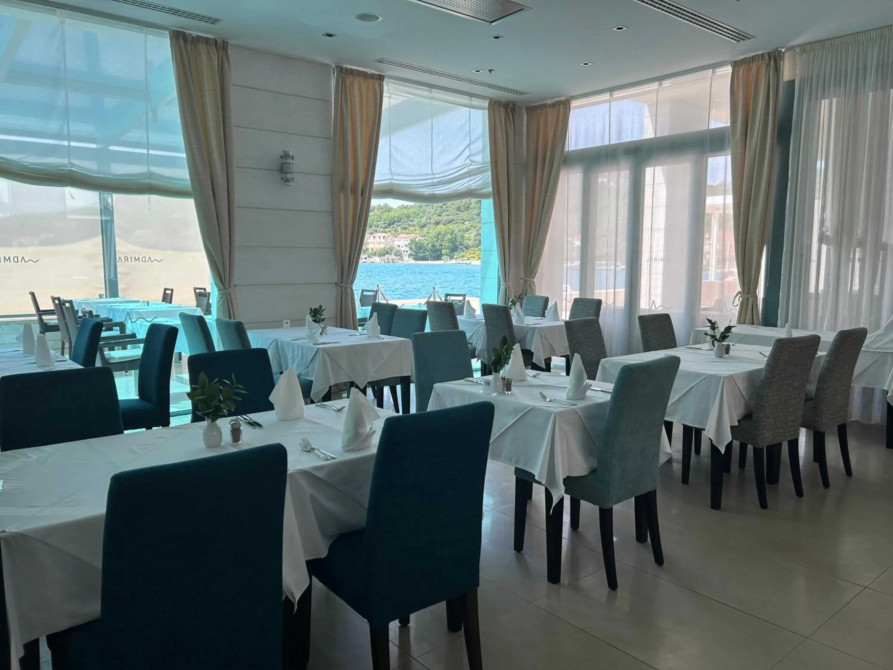 Restaurant/places to eat in Admiral Grand Hotel