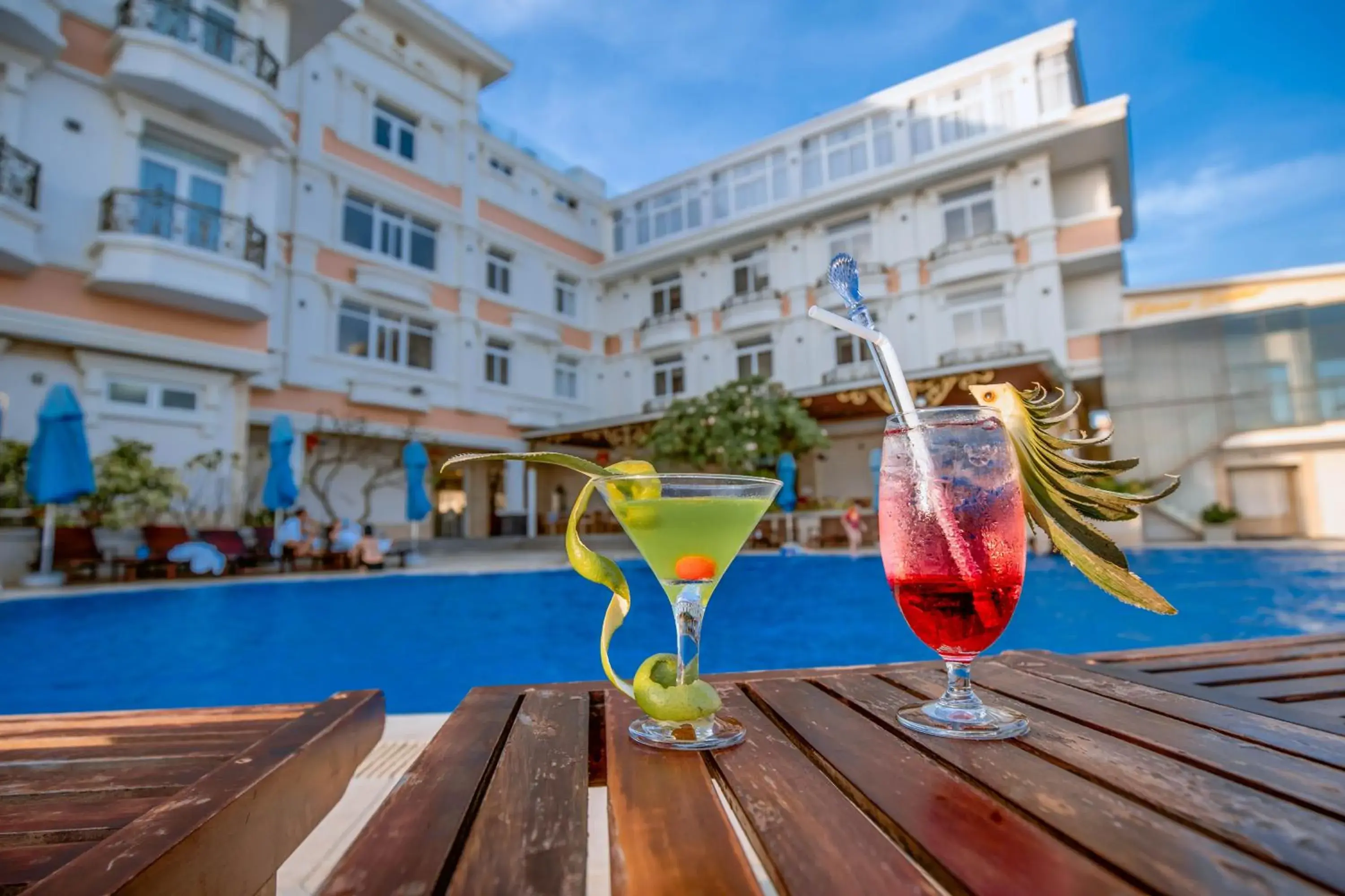 Swimming pool in Bella Vita Hotel Swimming pool in Bella Vita Hotel