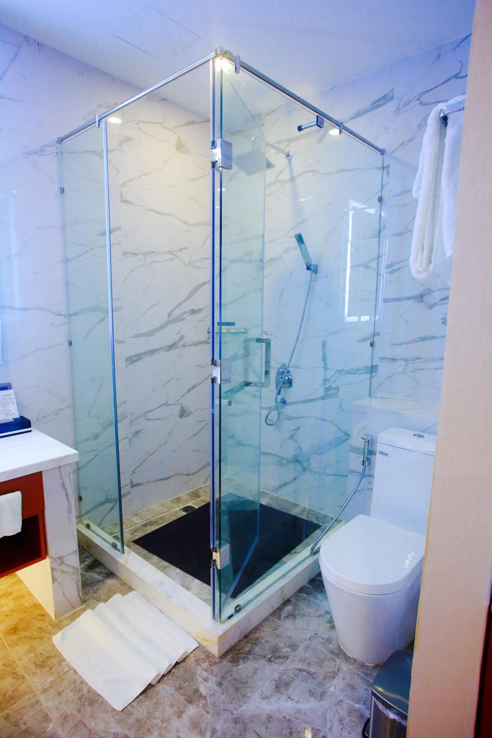 Bathroom in Bella Vita Hotel