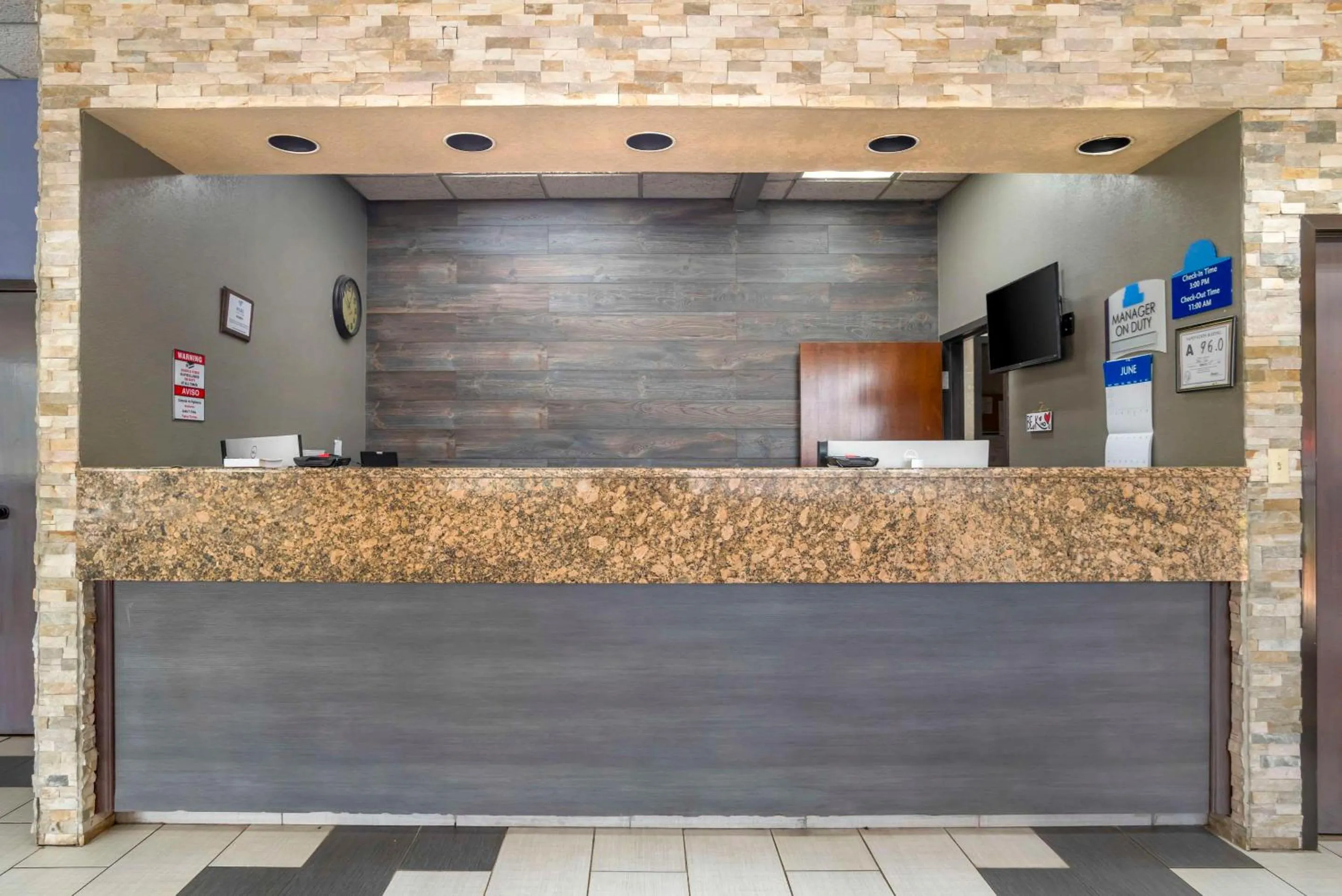 Lobby or reception in Quality Inn near Speedway