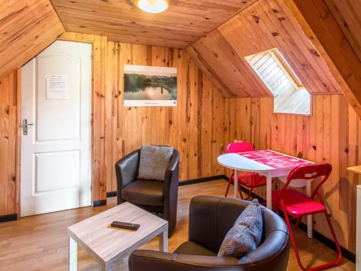 Seating area in Le chant des oiseaux