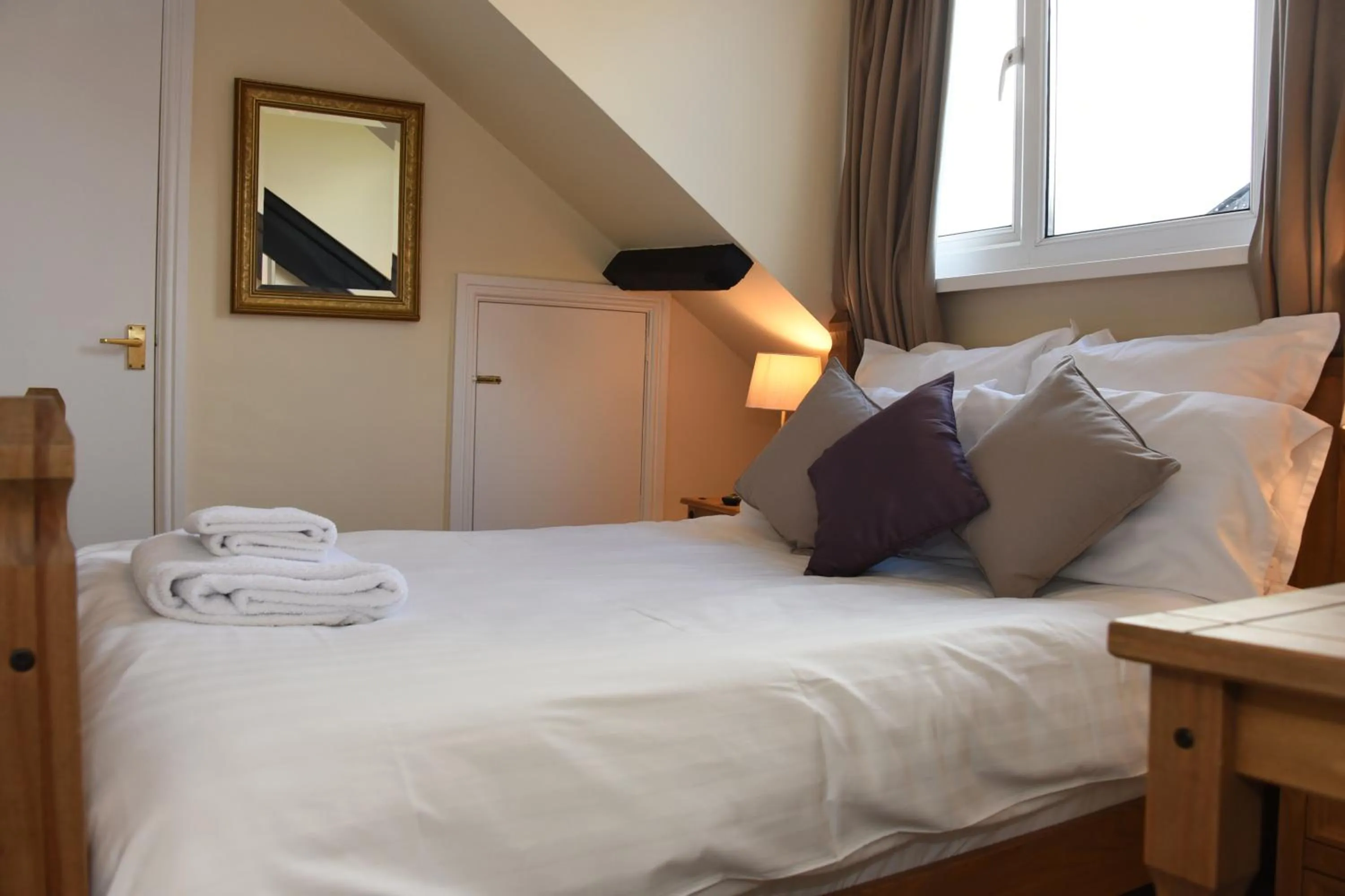 Bed in The Llanelwedd Arms Hotel