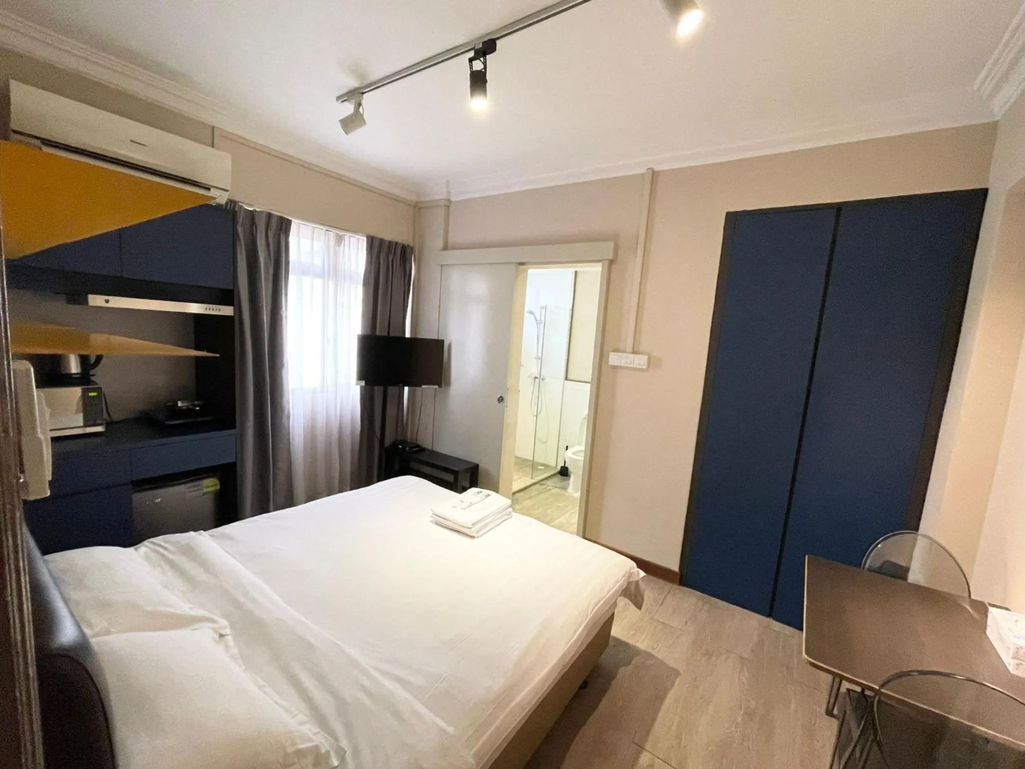 Bedroom, Bed in Greatwood Residence at Devonshire