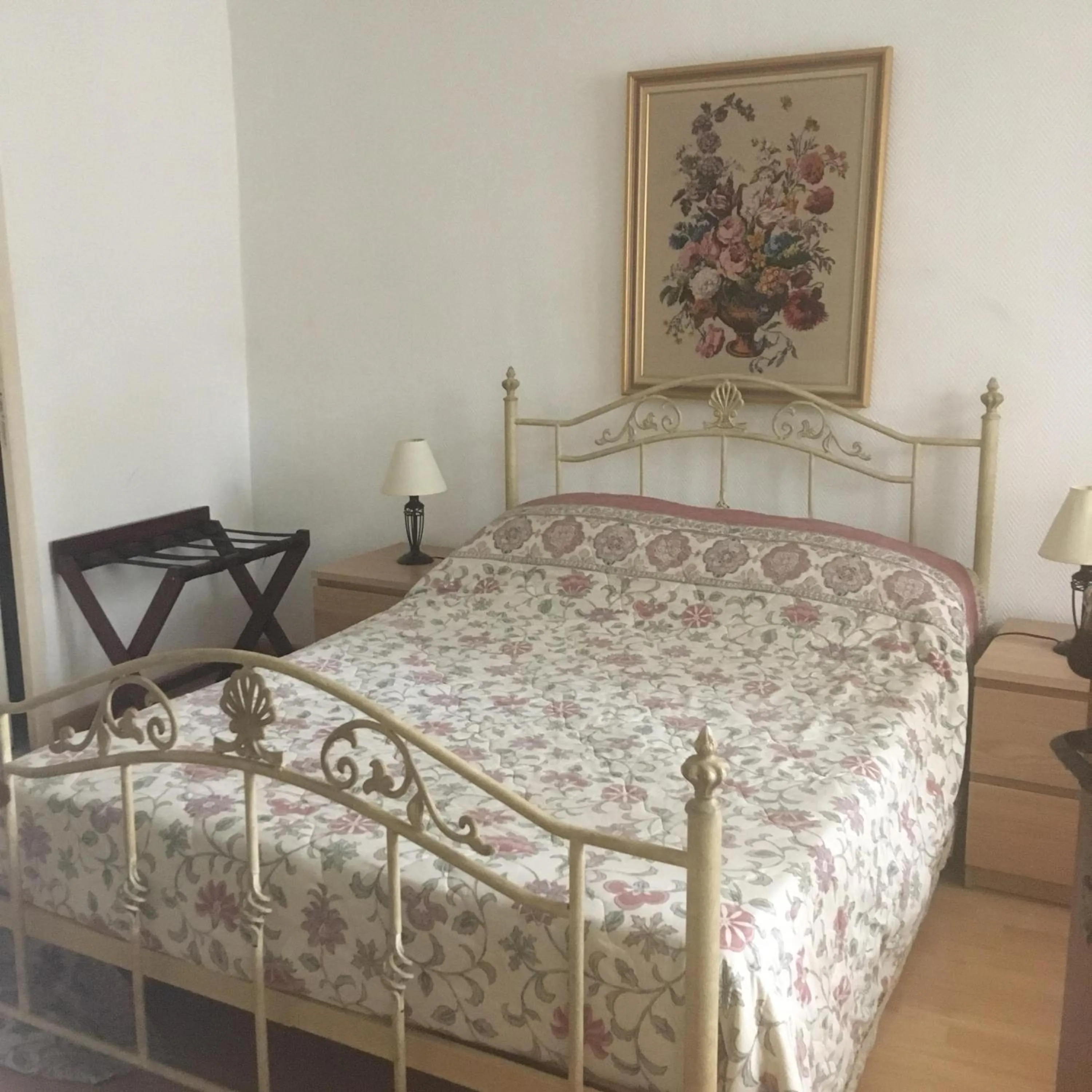 Bed in Poppys Chambres d'Hotes