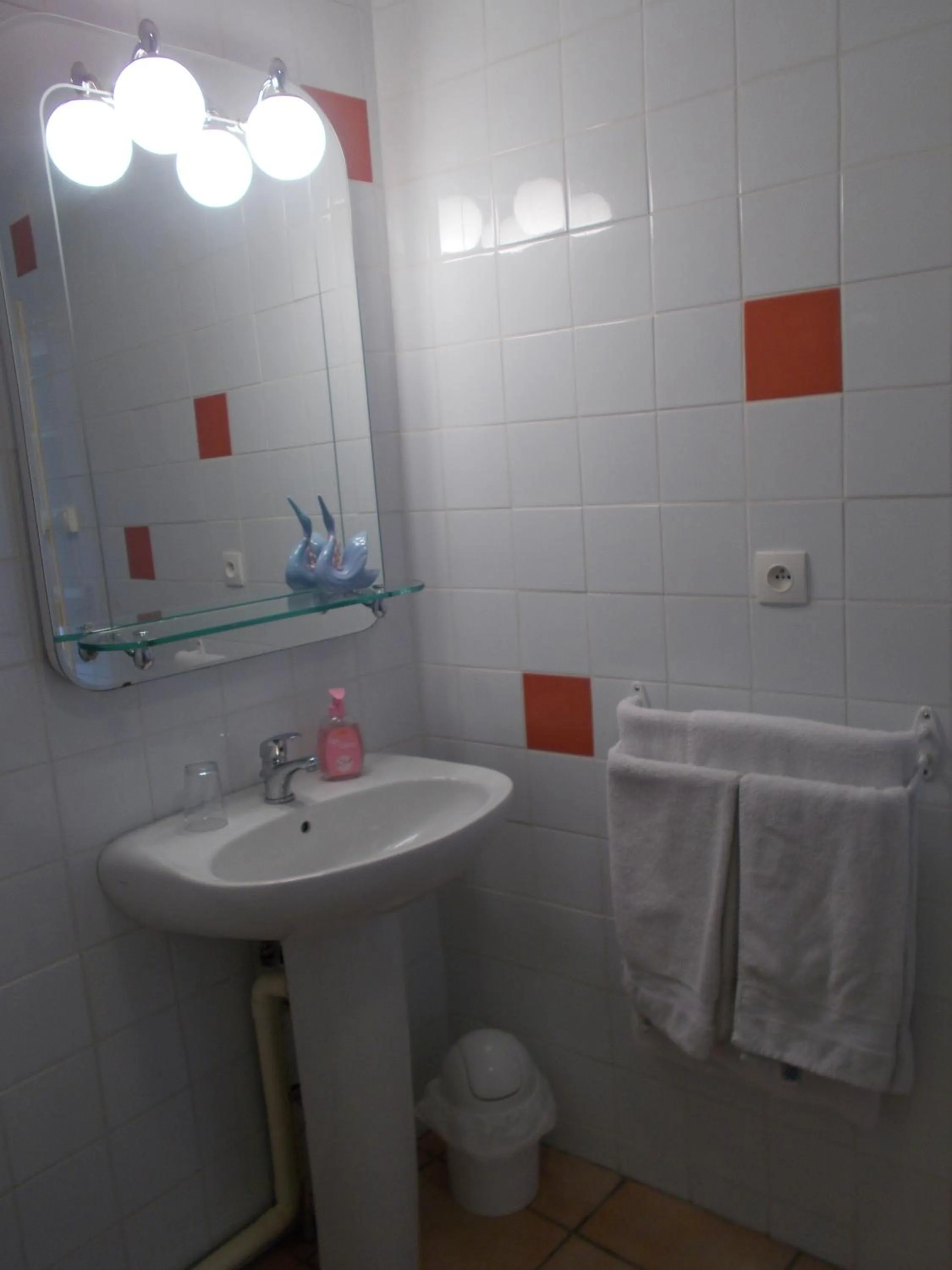 Bathroom in Poppys Chambres d'Hotes