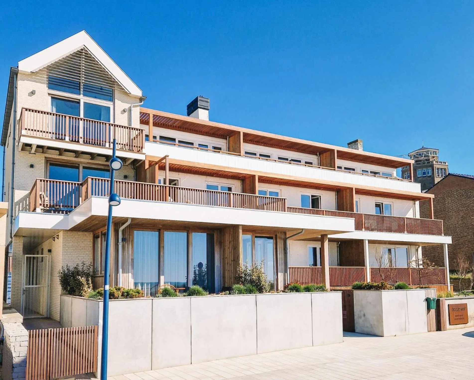 Property building in Boulevard 5