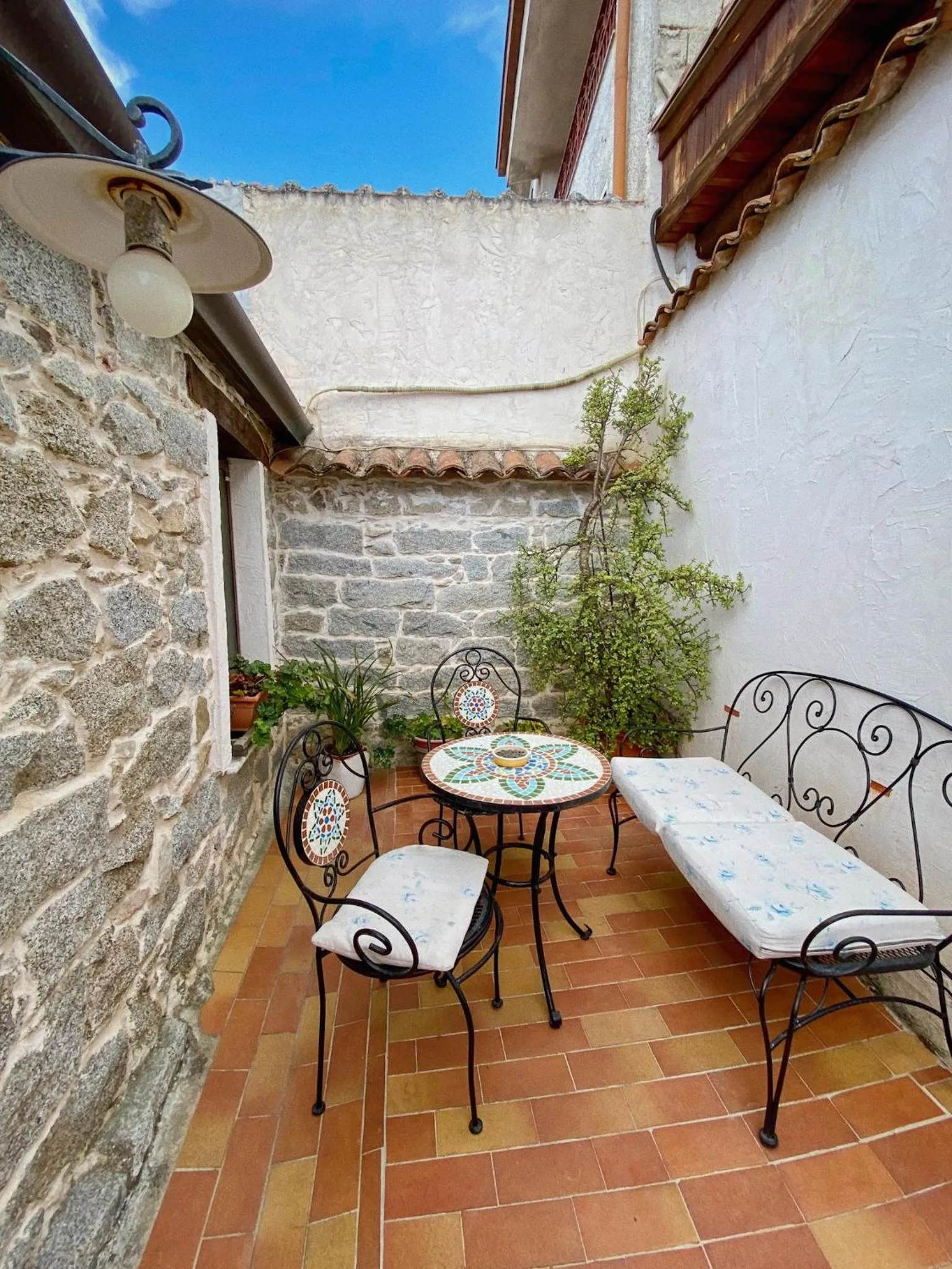 Property building in Domos Antigas