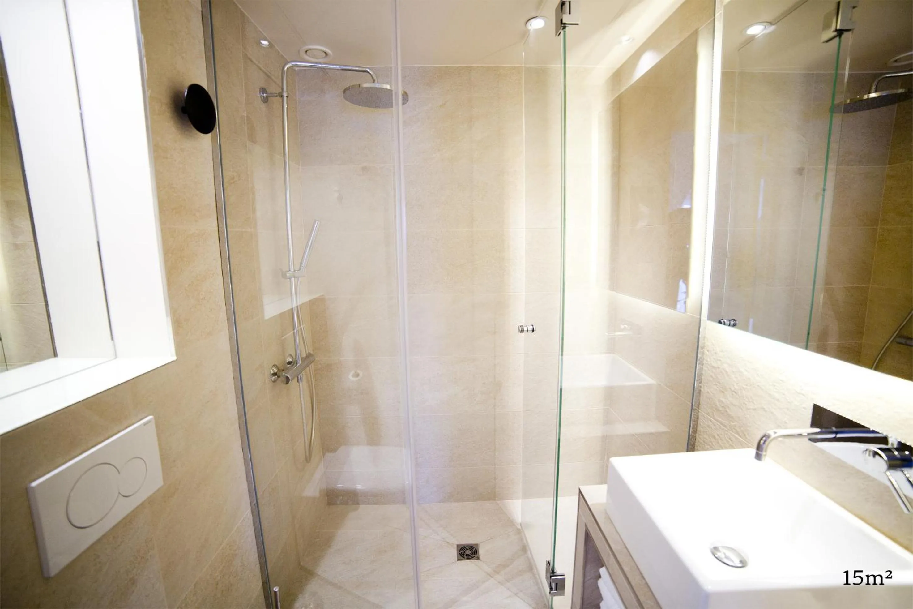 Bathroom in Hotel Andréa