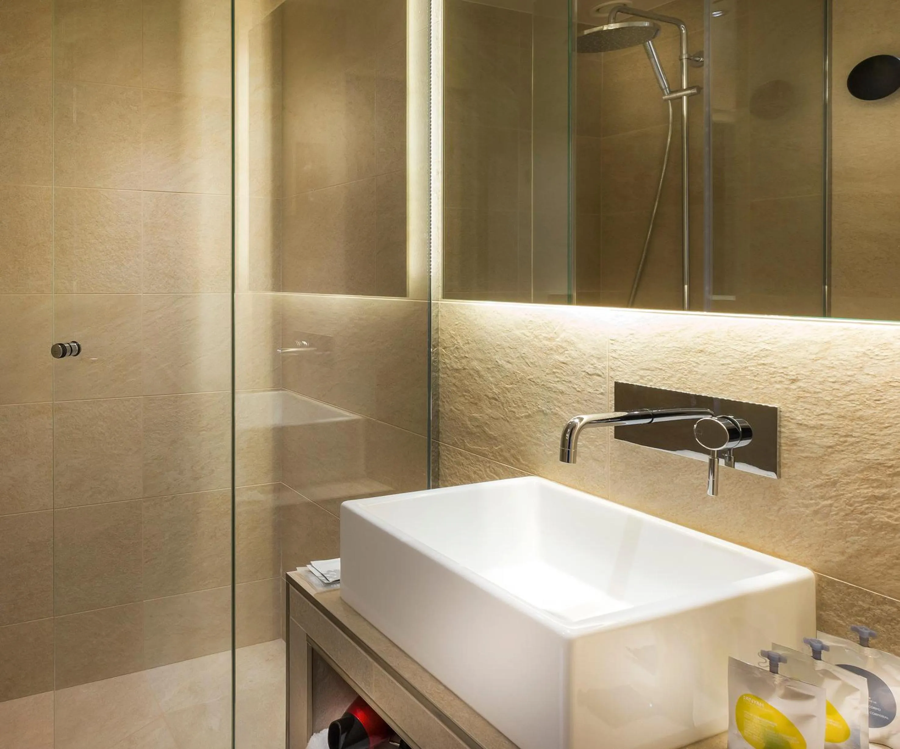 Shower in Hotel Andréa