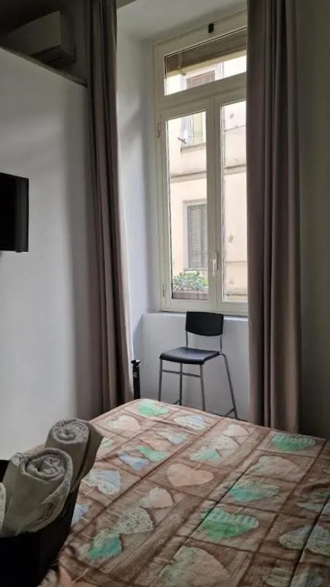 Bed in Napoli Station B&B