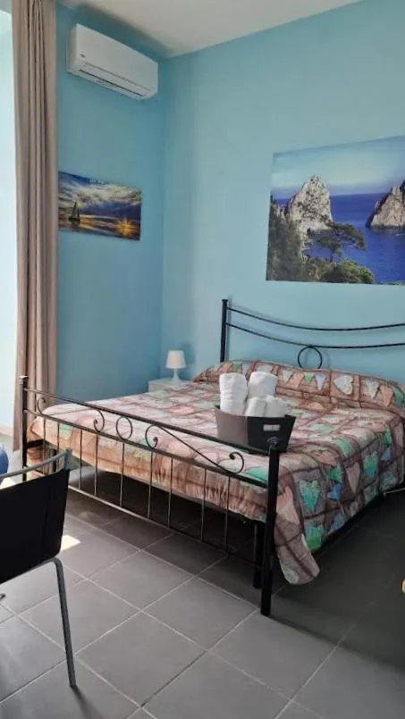 Bed in Napoli Station B&B