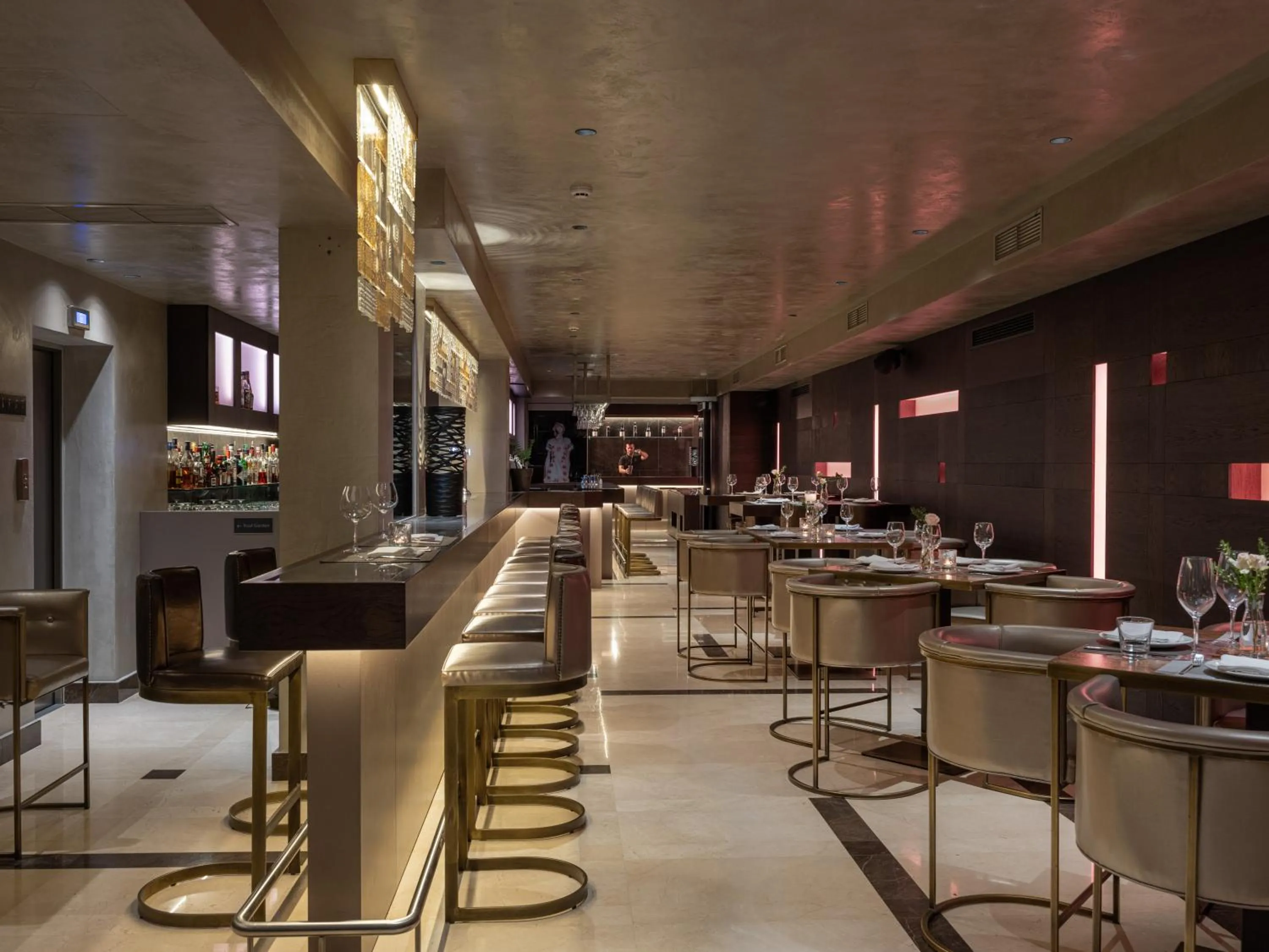 Restaurant/places to eat in SAZ City Life Boutique Hotel