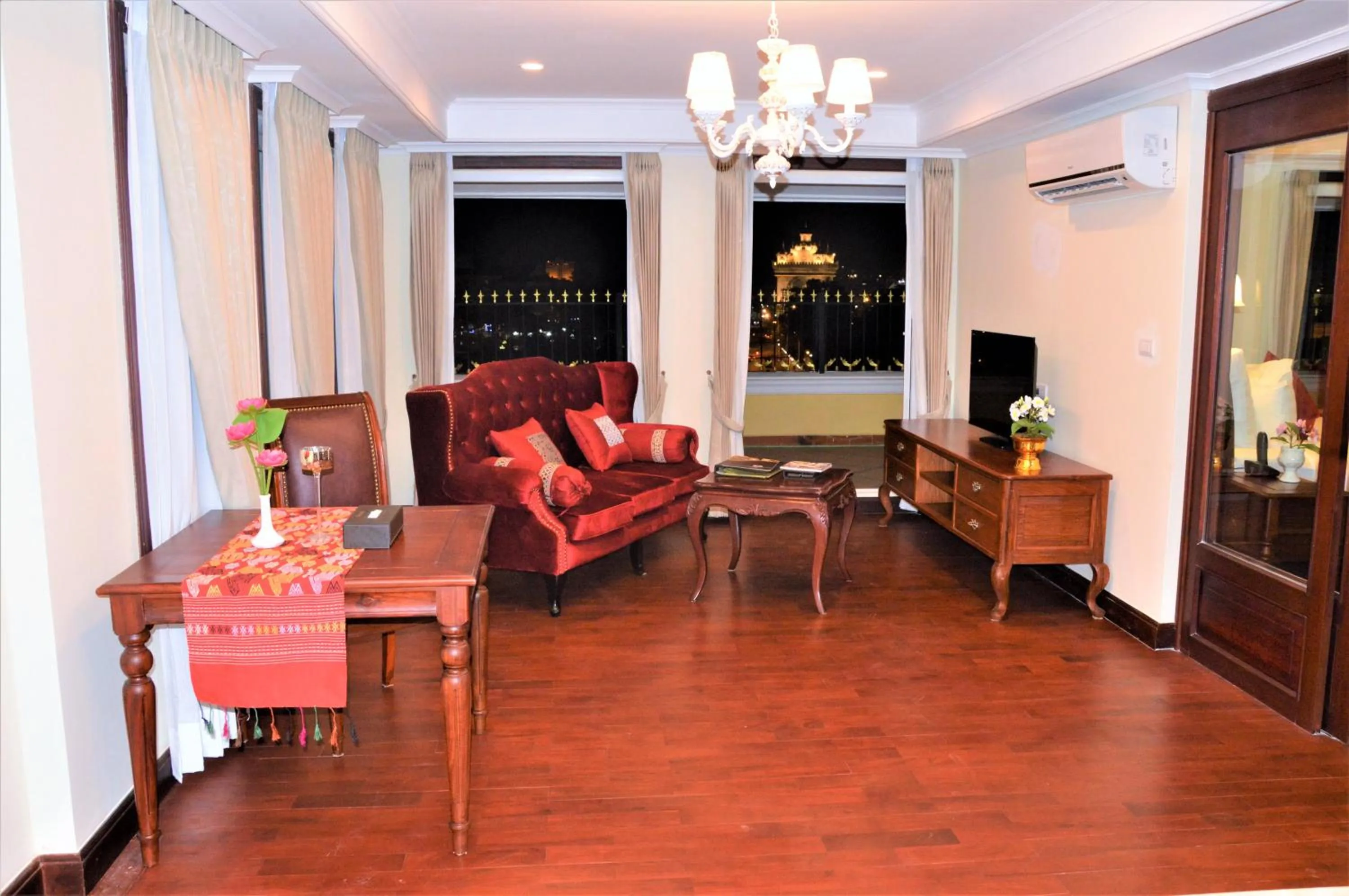 Bedroom in Phasouk Vien Chantra Hotel