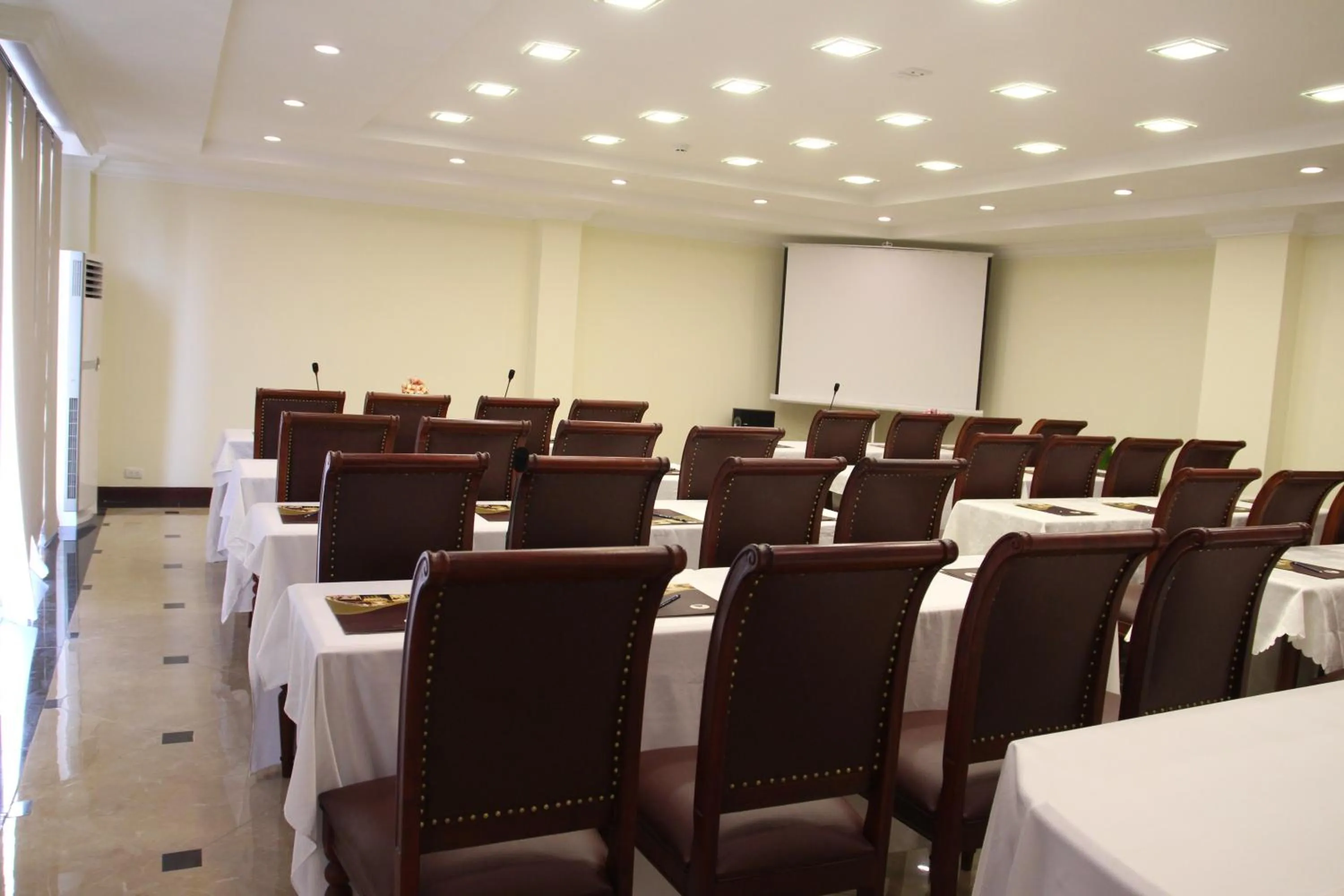 Meeting/conference room in Phasouk Vien Chantra Hotel