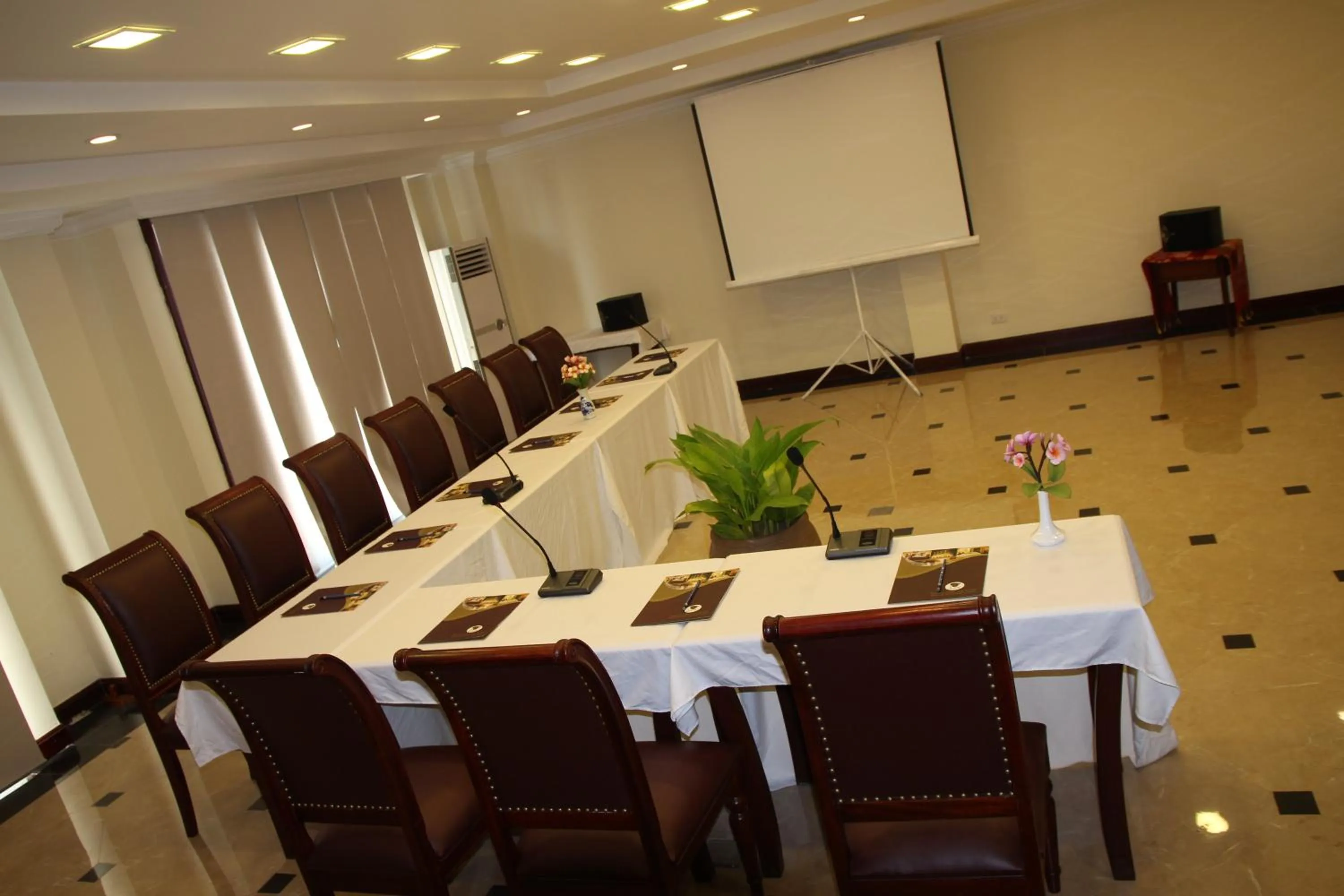 Meeting/conference room in Phasouk Vien Chantra Hotel
