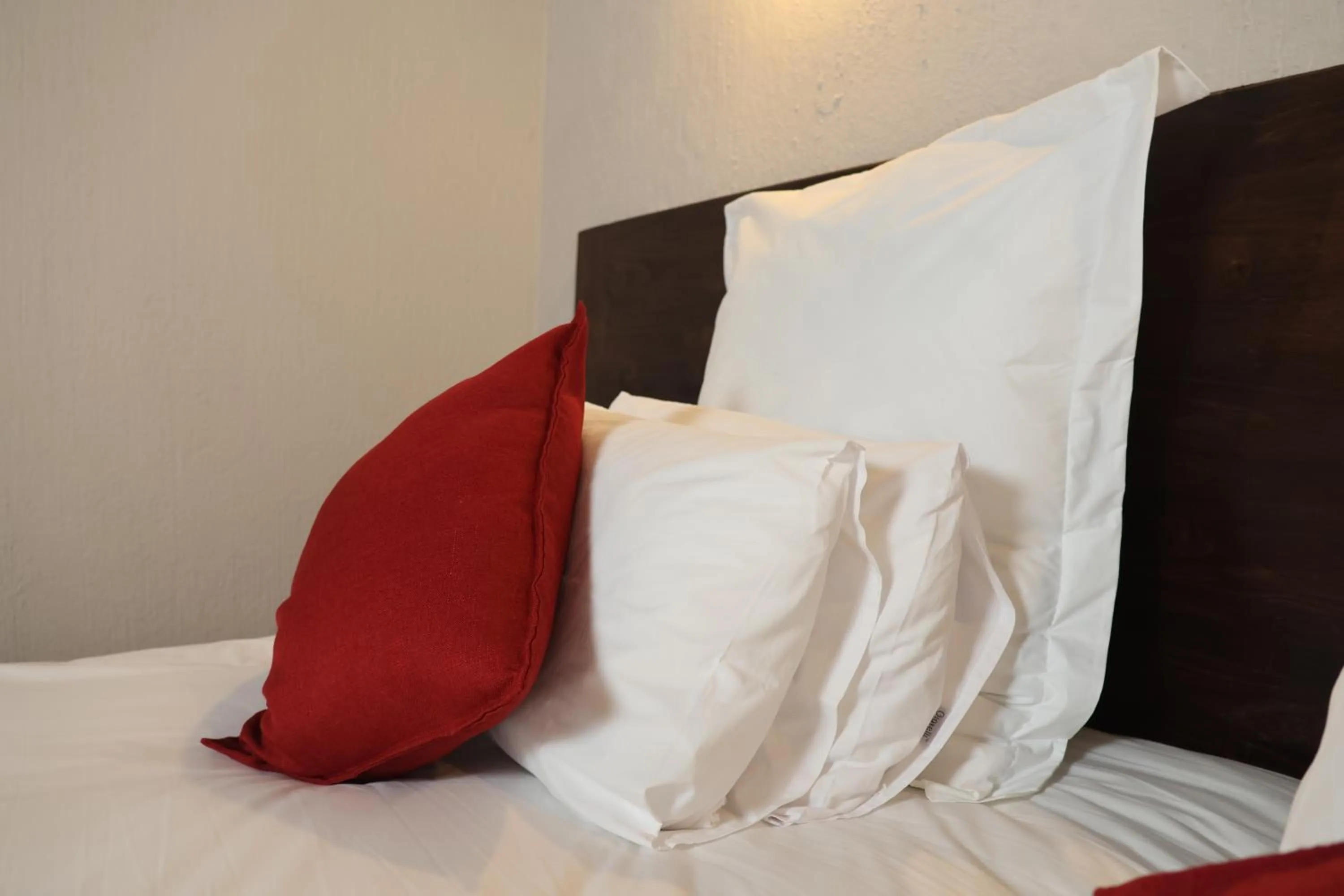 Decorative detail, Bed in Shingalana Guest Lodge