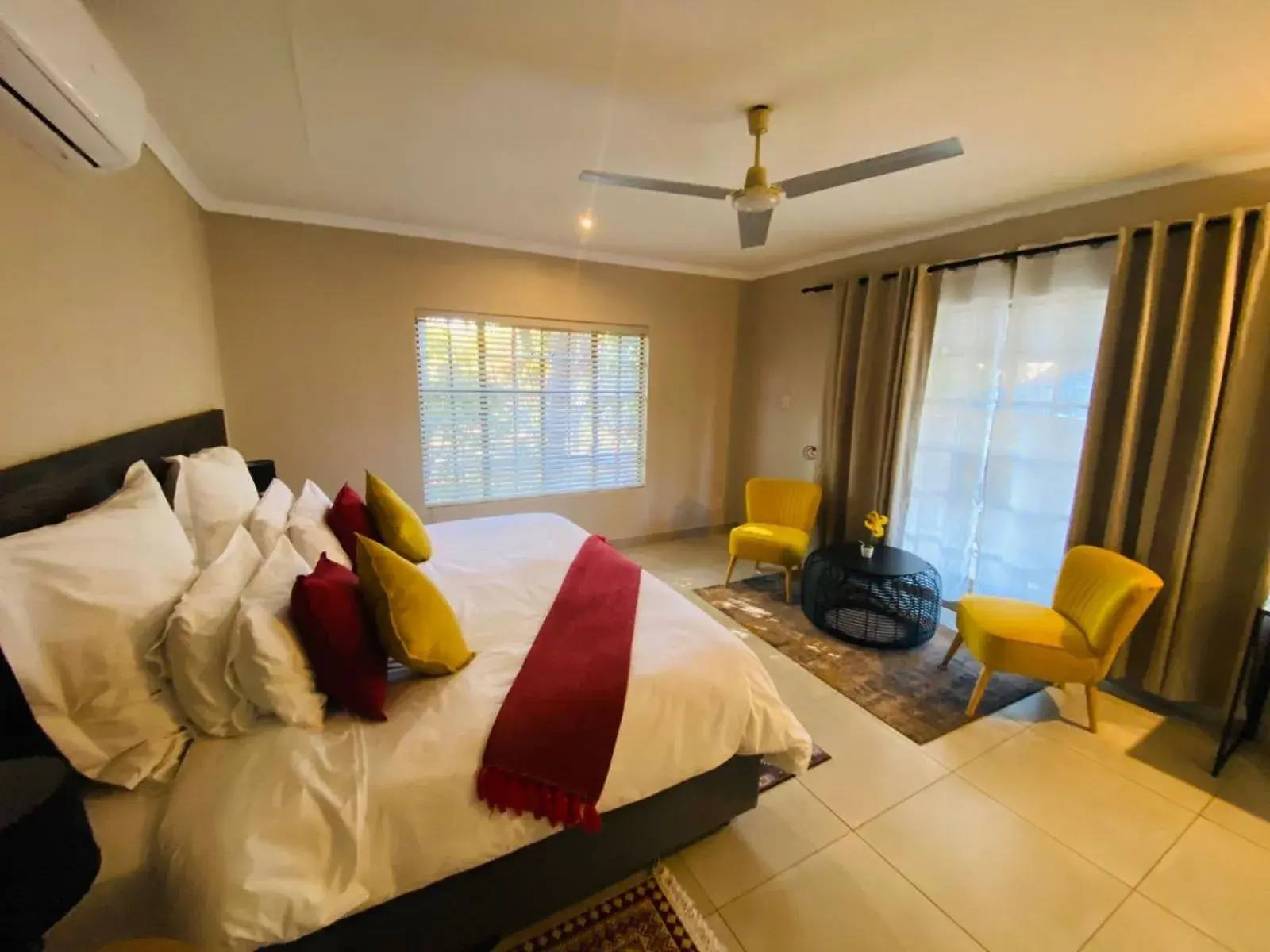 Luxury Holiday Home Two in Shingalana Guest Lodge Luxury Holiday Home Two in Shingalana Guest Lodge