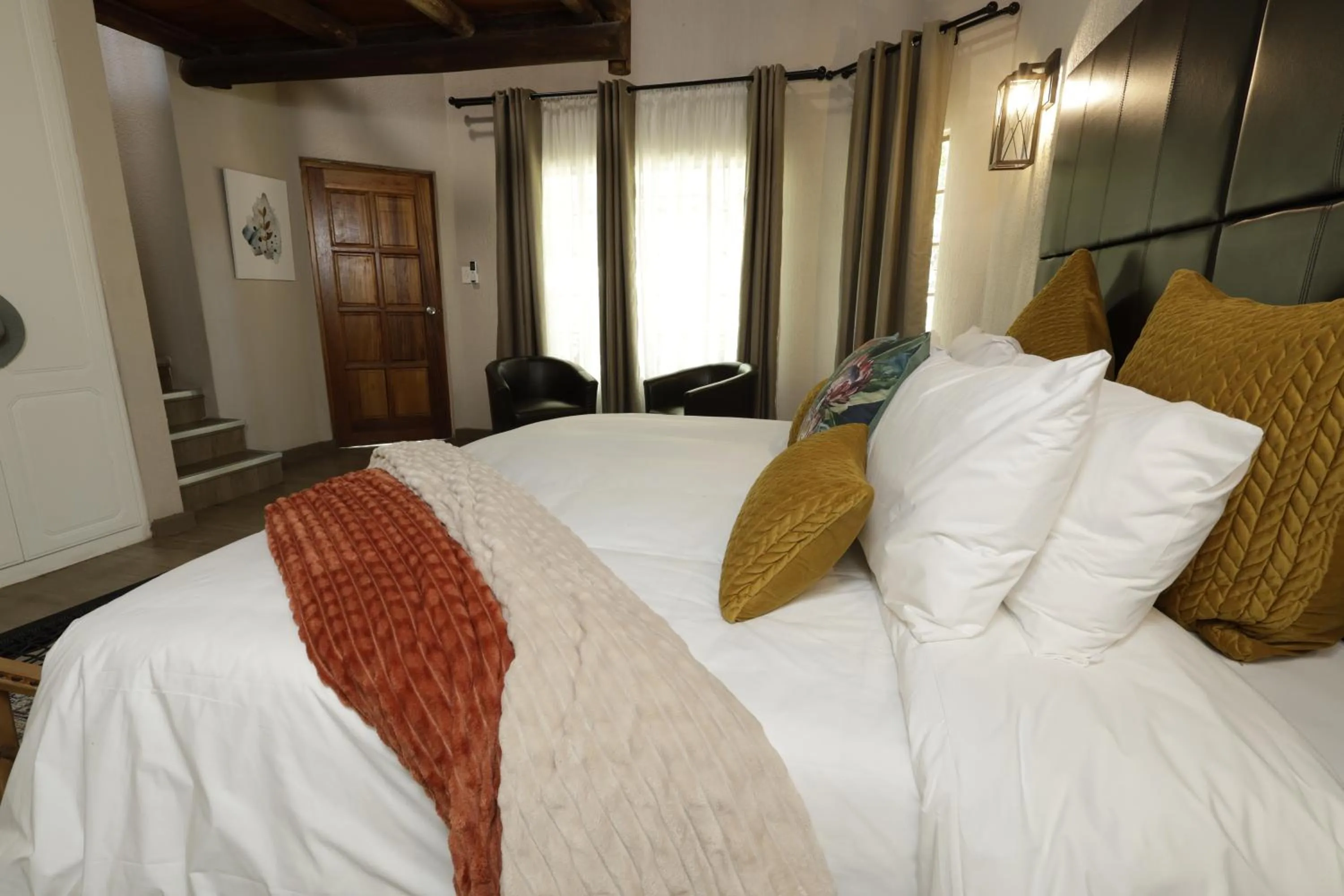 Bedroom, Bed in Shingalana Guest Lodge