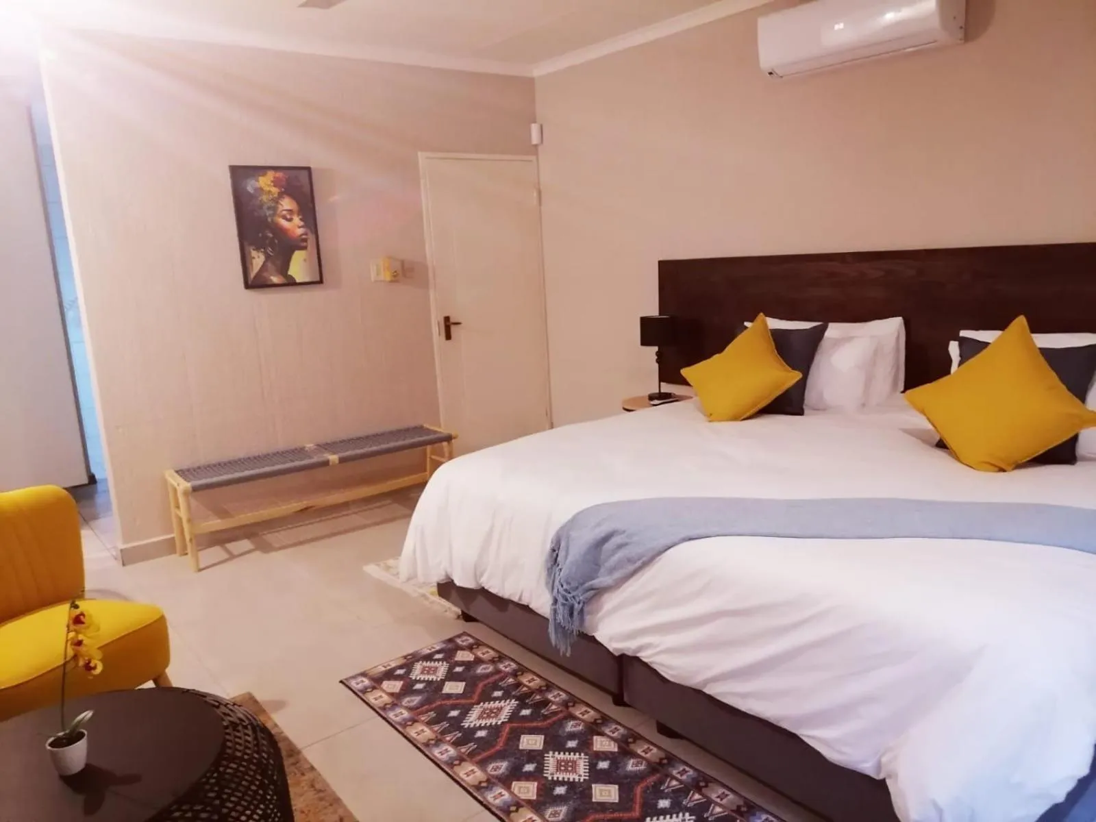 Bed in Shingalana Guest Lodge