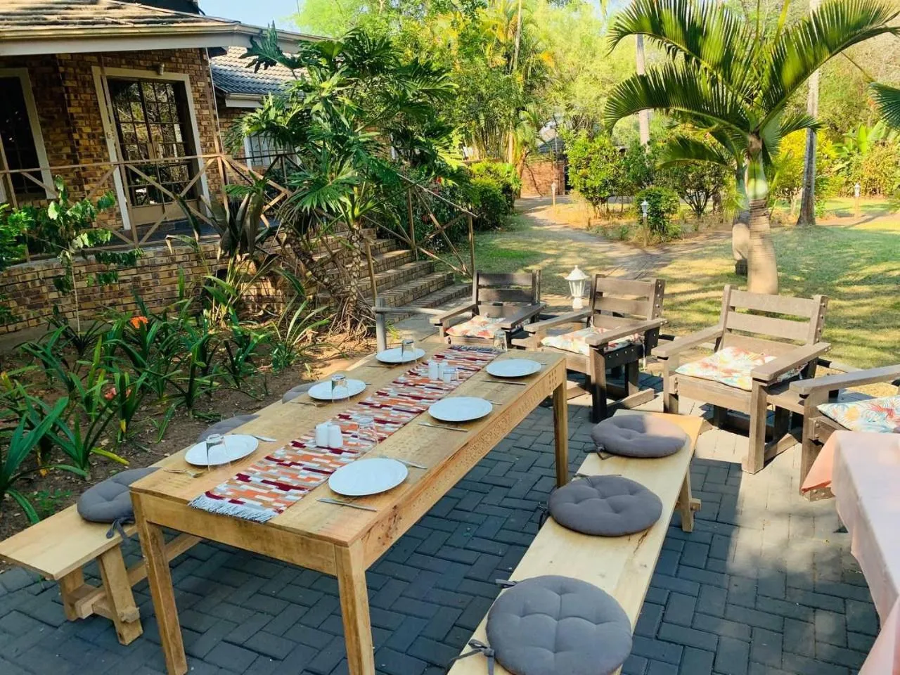 Breakfast in Shingalana Guest Lodge