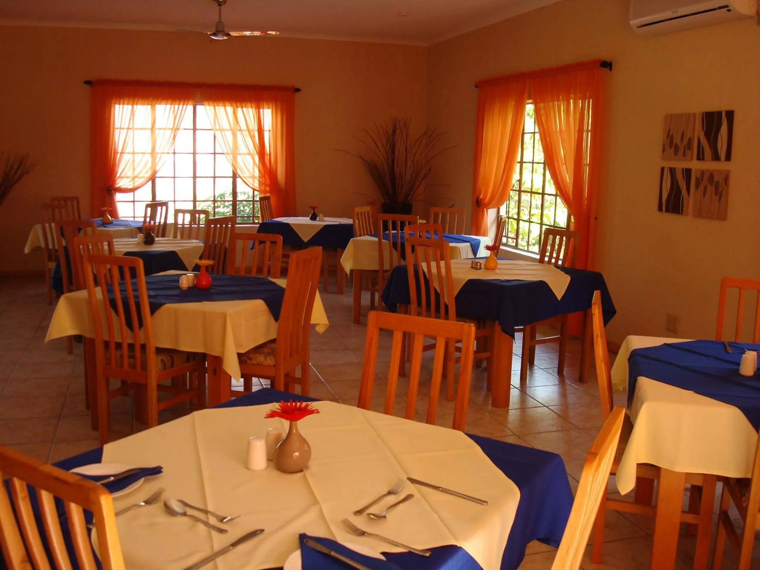 Continental breakfast in Shingalana Guest Lodge