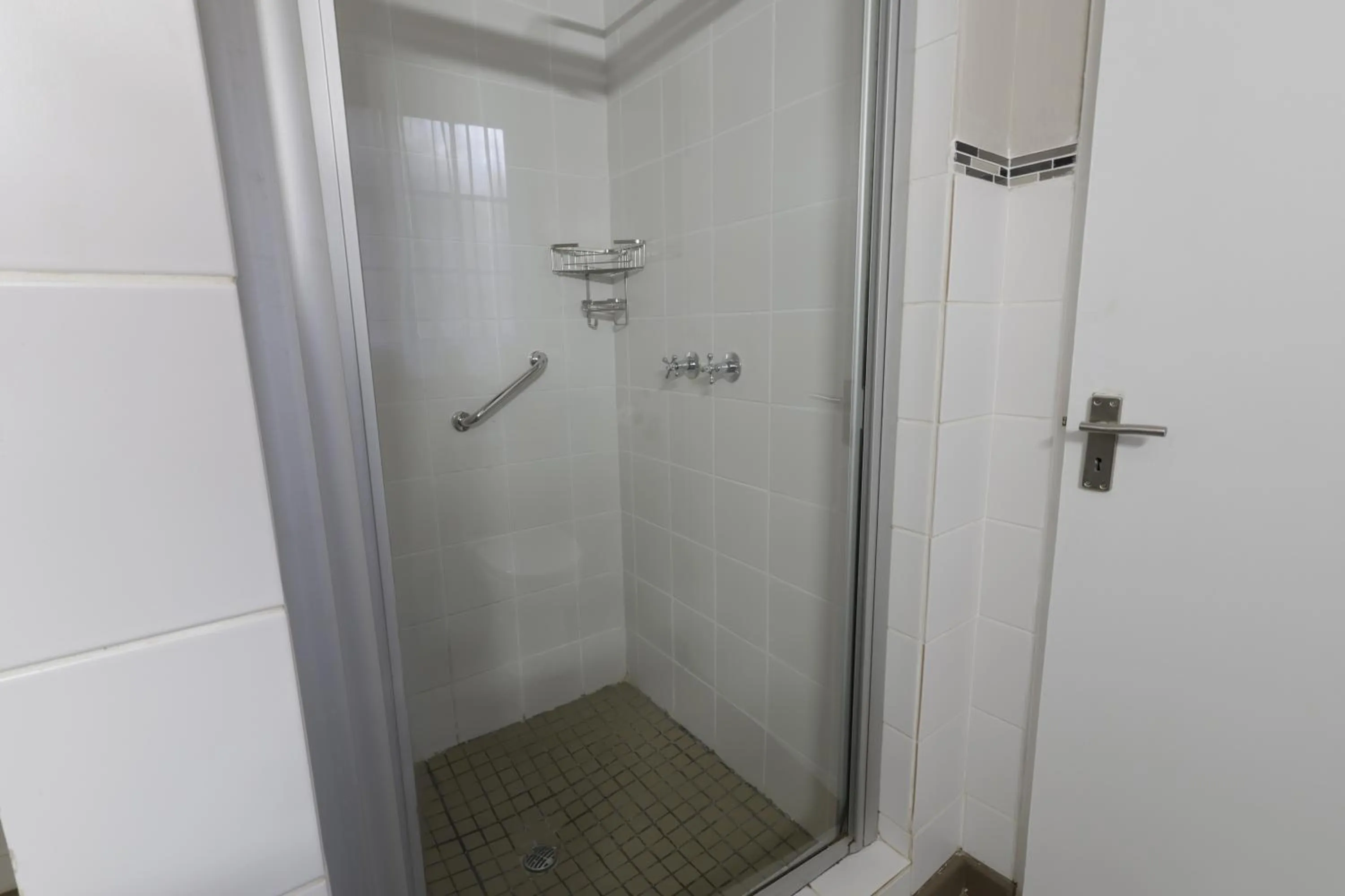 Shower in Shingalana Guest Lodge