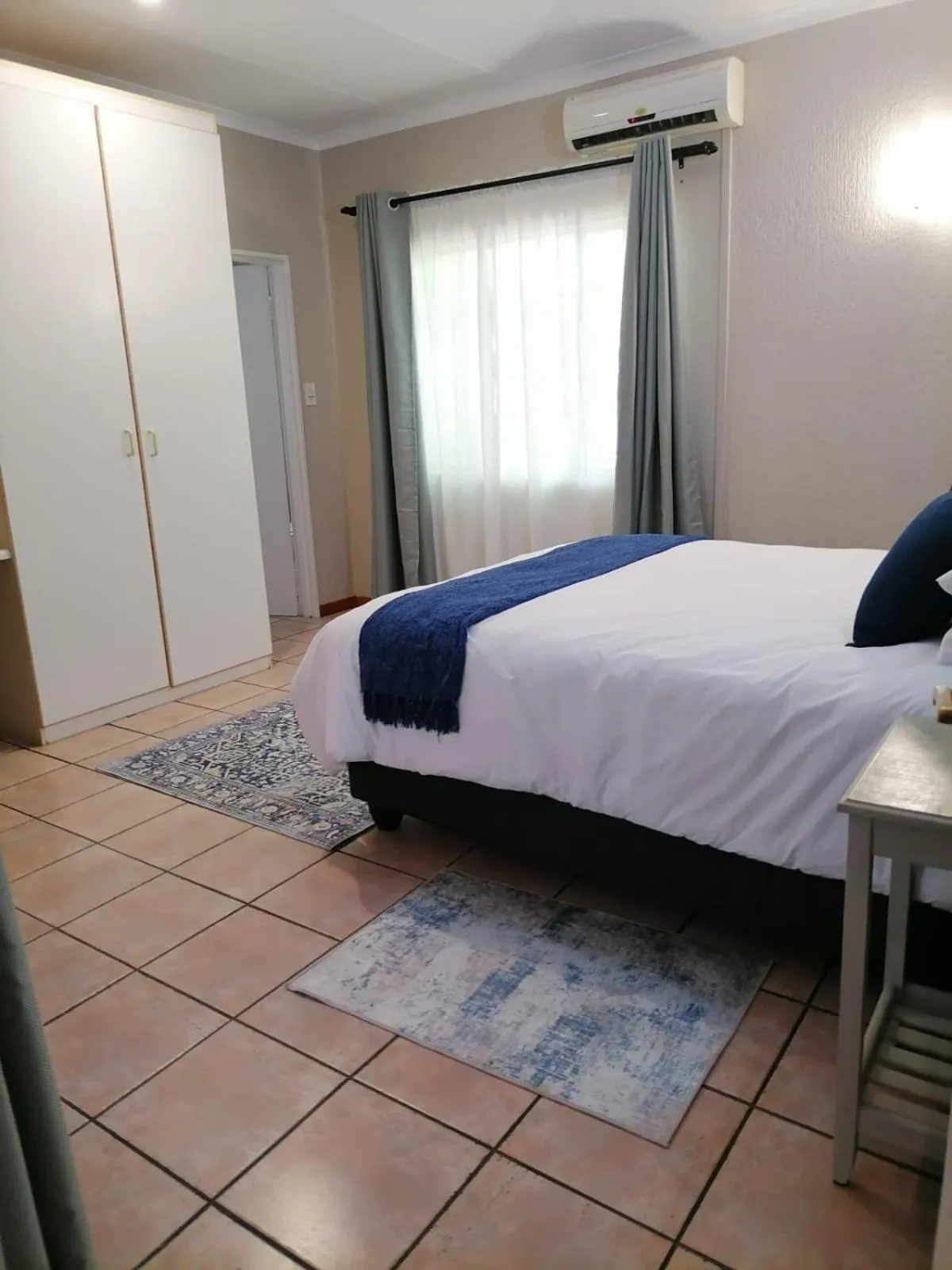 Bed in Shingalana Guest Lodge