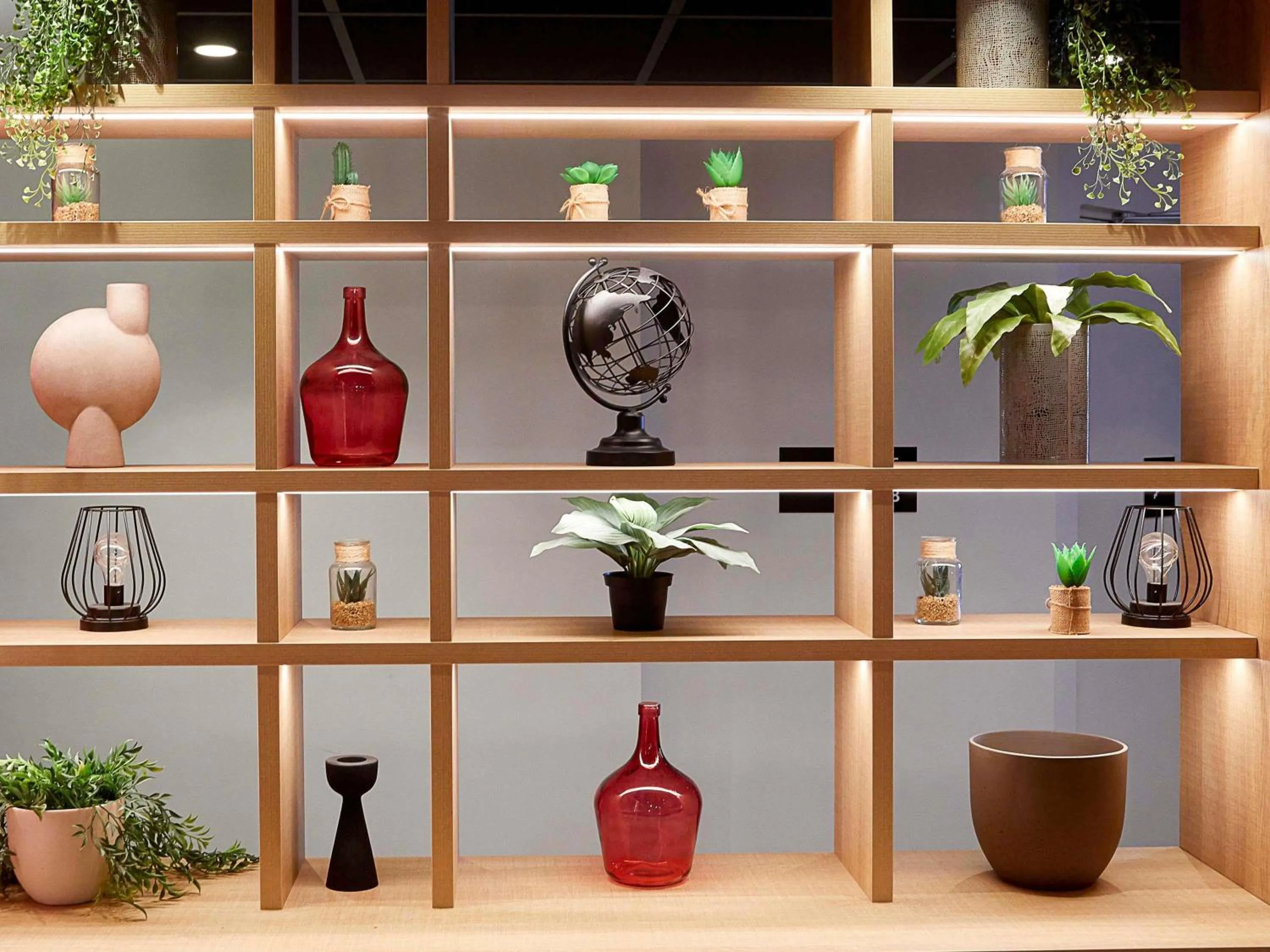 Lounge or bar in ibis Auxerre Centre