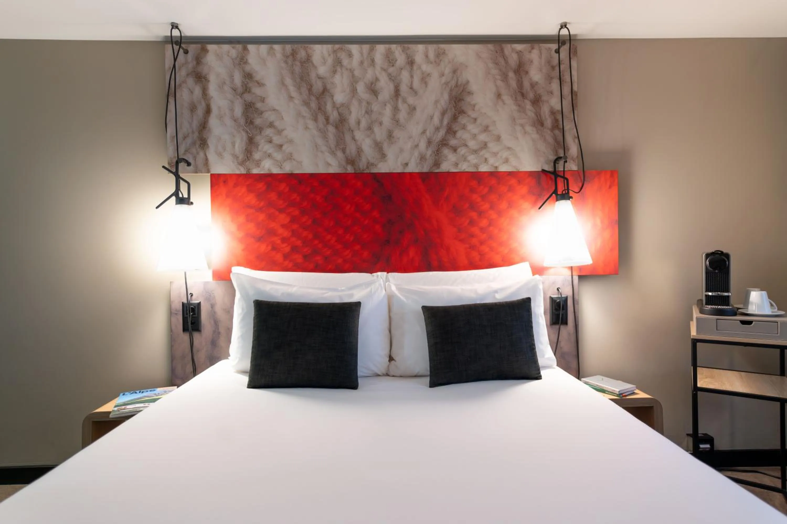 Bed in ibis Geneve Centre Lac