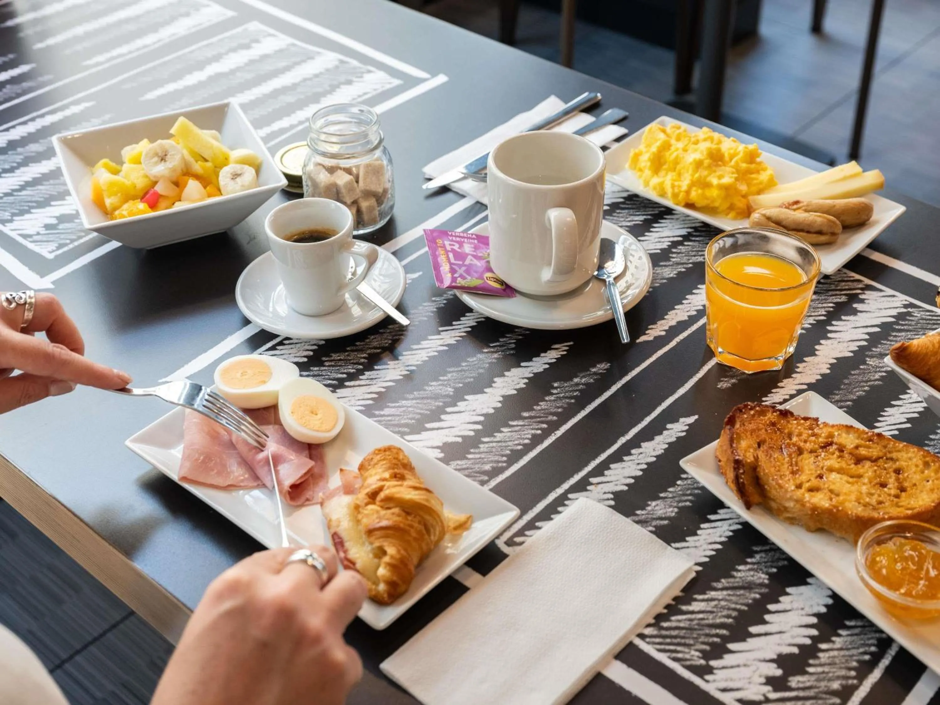 Breakfast in ibis Geneve Centre Lac