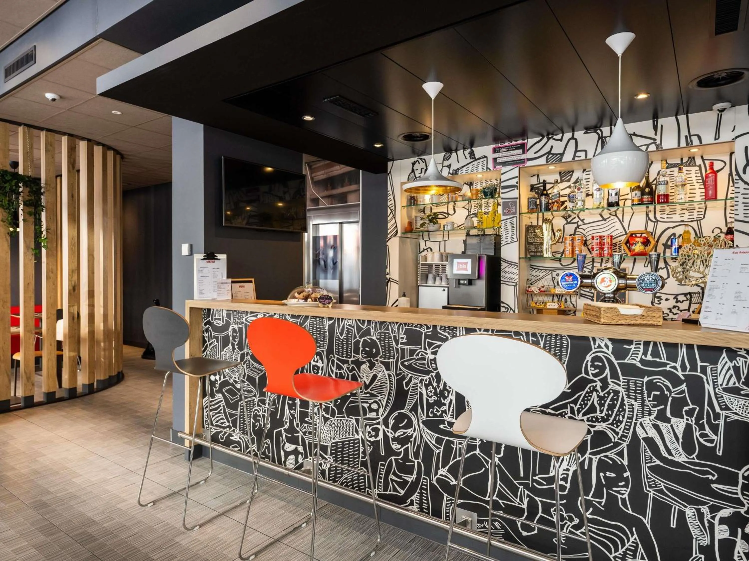 Lounge or bar in ibis Geneve Centre Lac