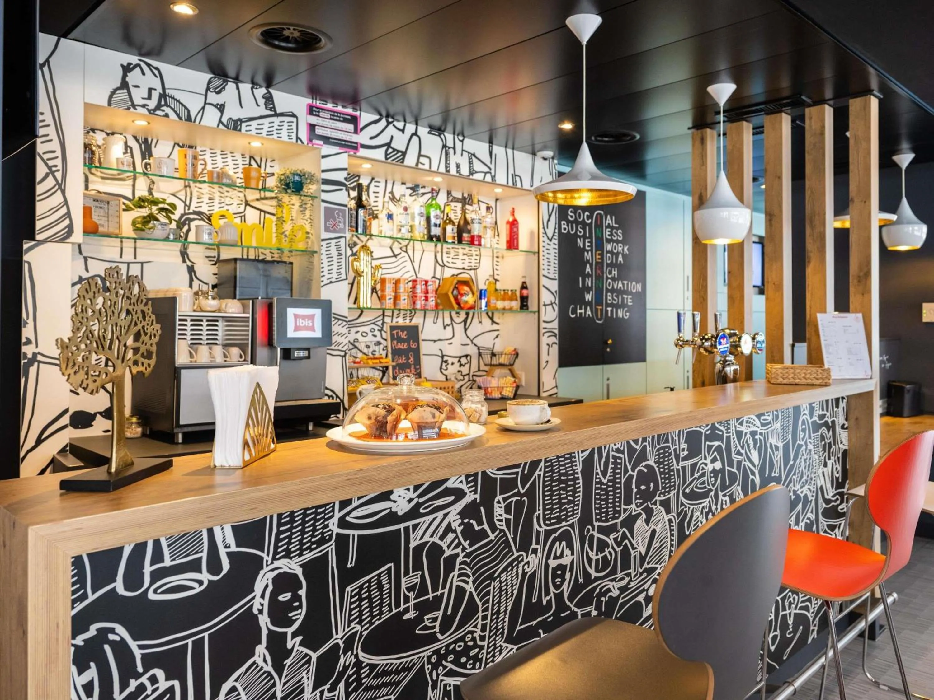 Lounge or bar in ibis Geneve Centre Lac