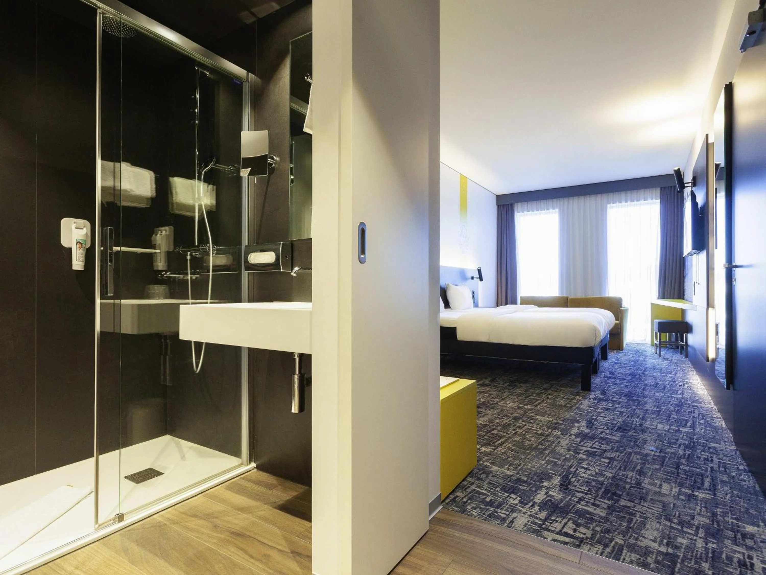 Bedroom, Bed in ibis Styles Basel City