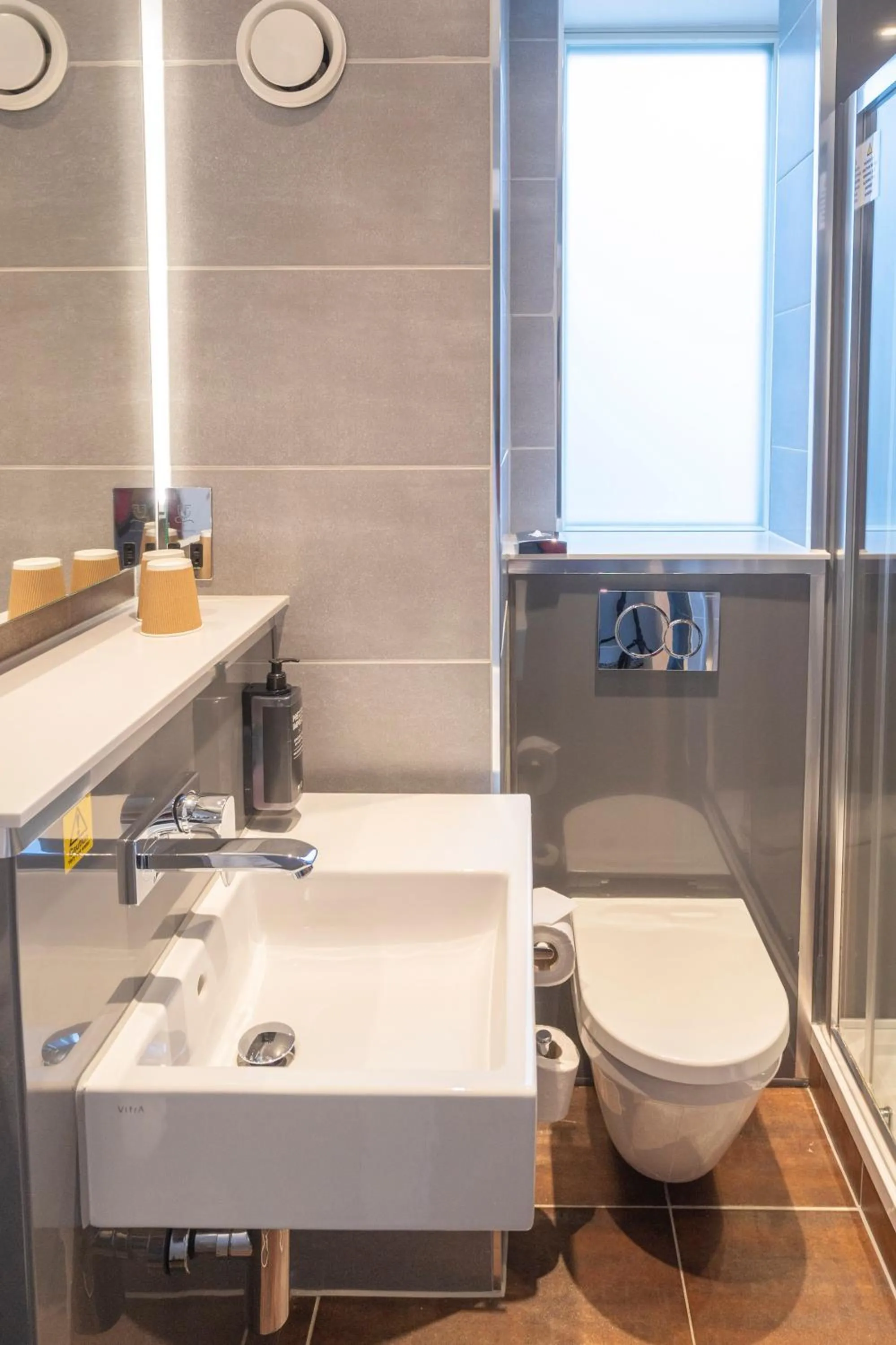 Toilet in ibis Styles Leeds City Centre Arena