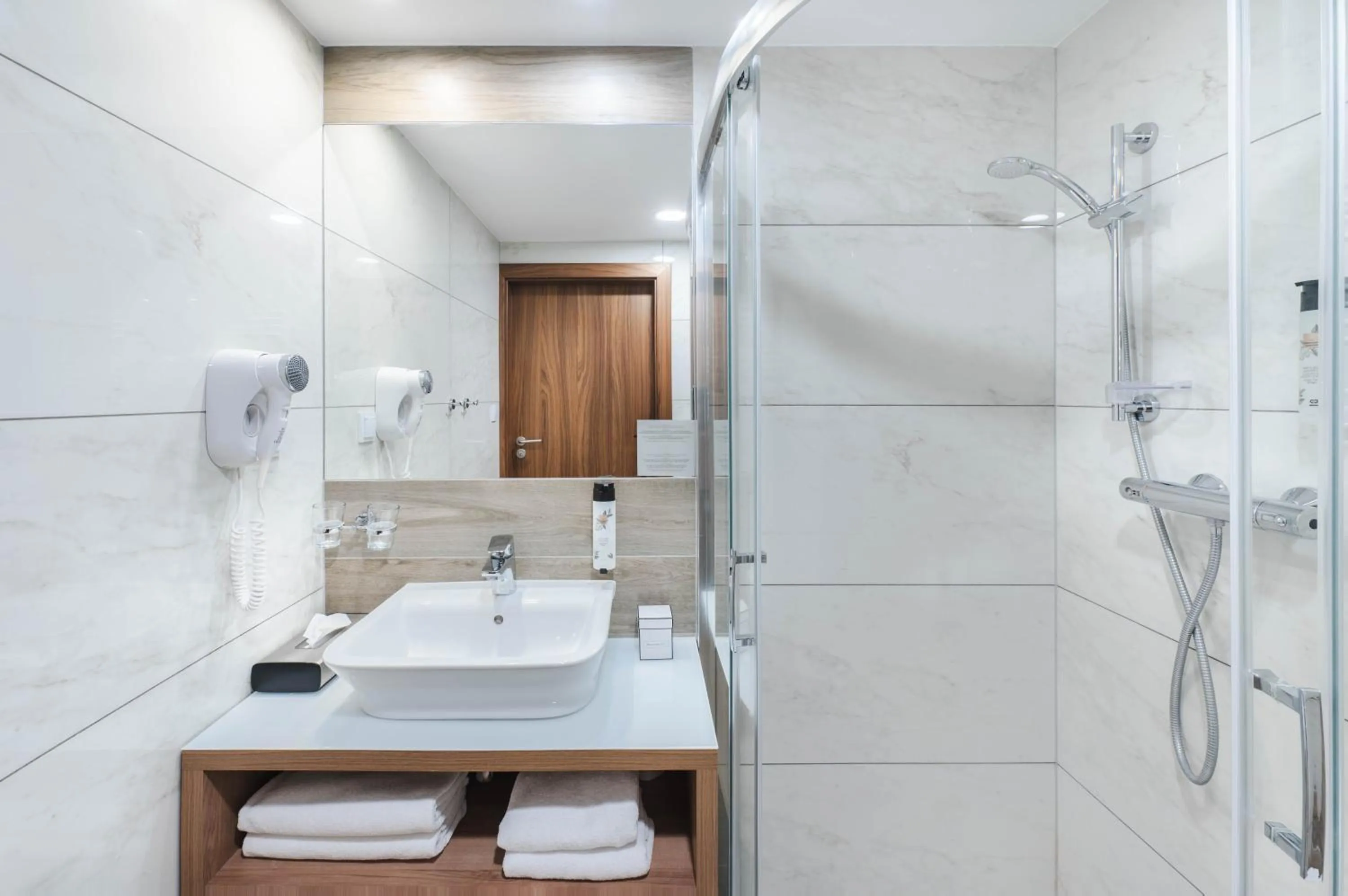 Shower in Hotel Arche