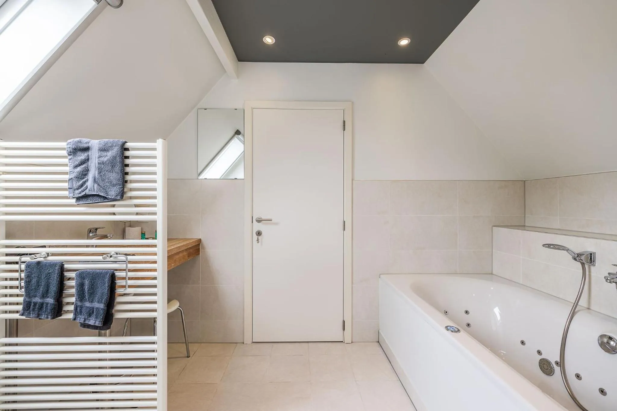 Bathroom, Bed in Apollonia