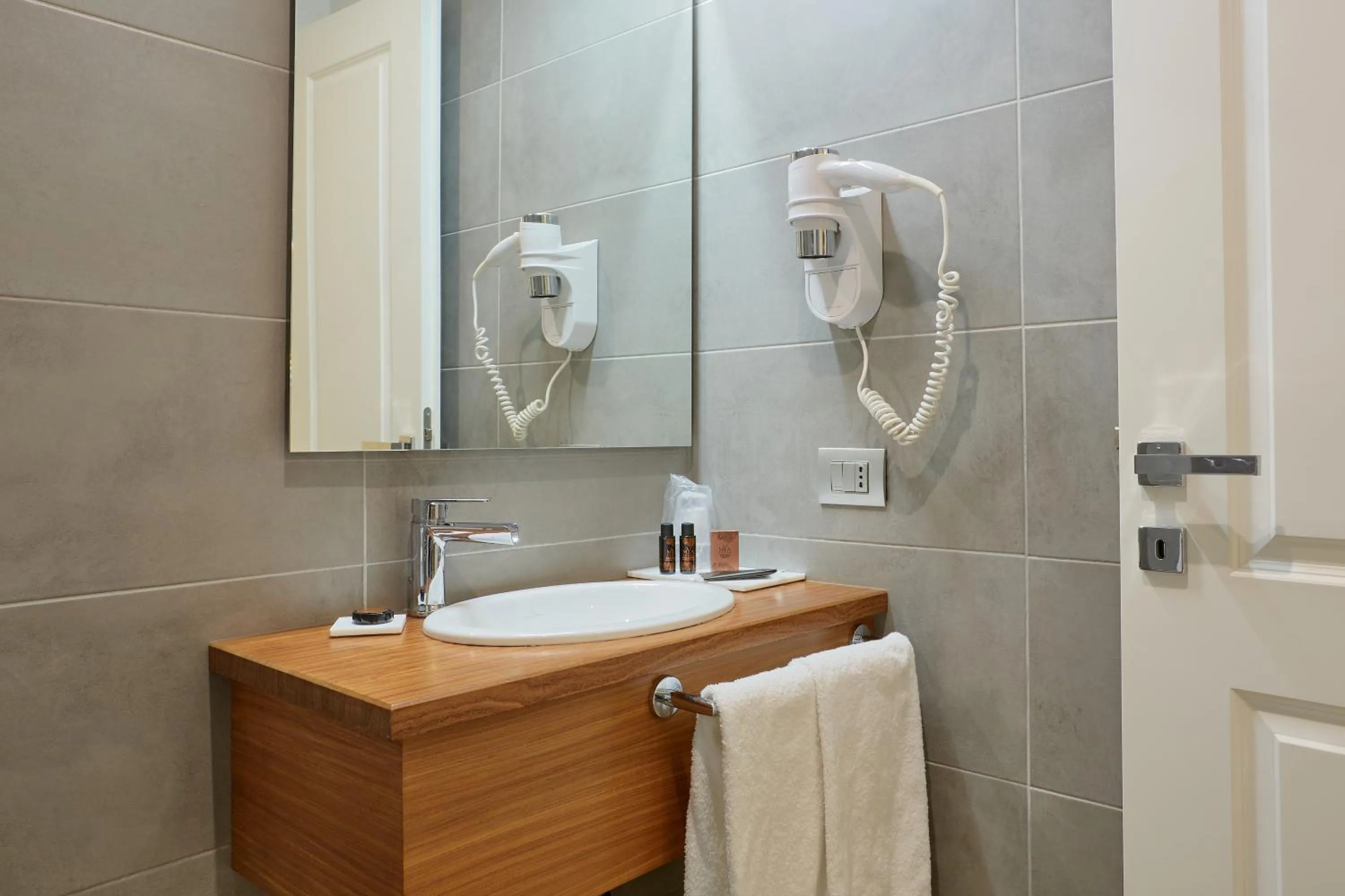 Bathroom in L'obelisque maison de luxe
