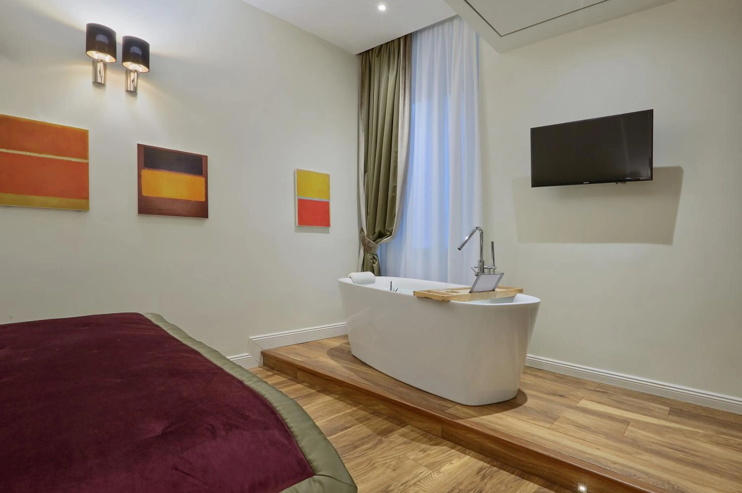 Photo of the whole room, Bed in L'obelisque maison de luxe