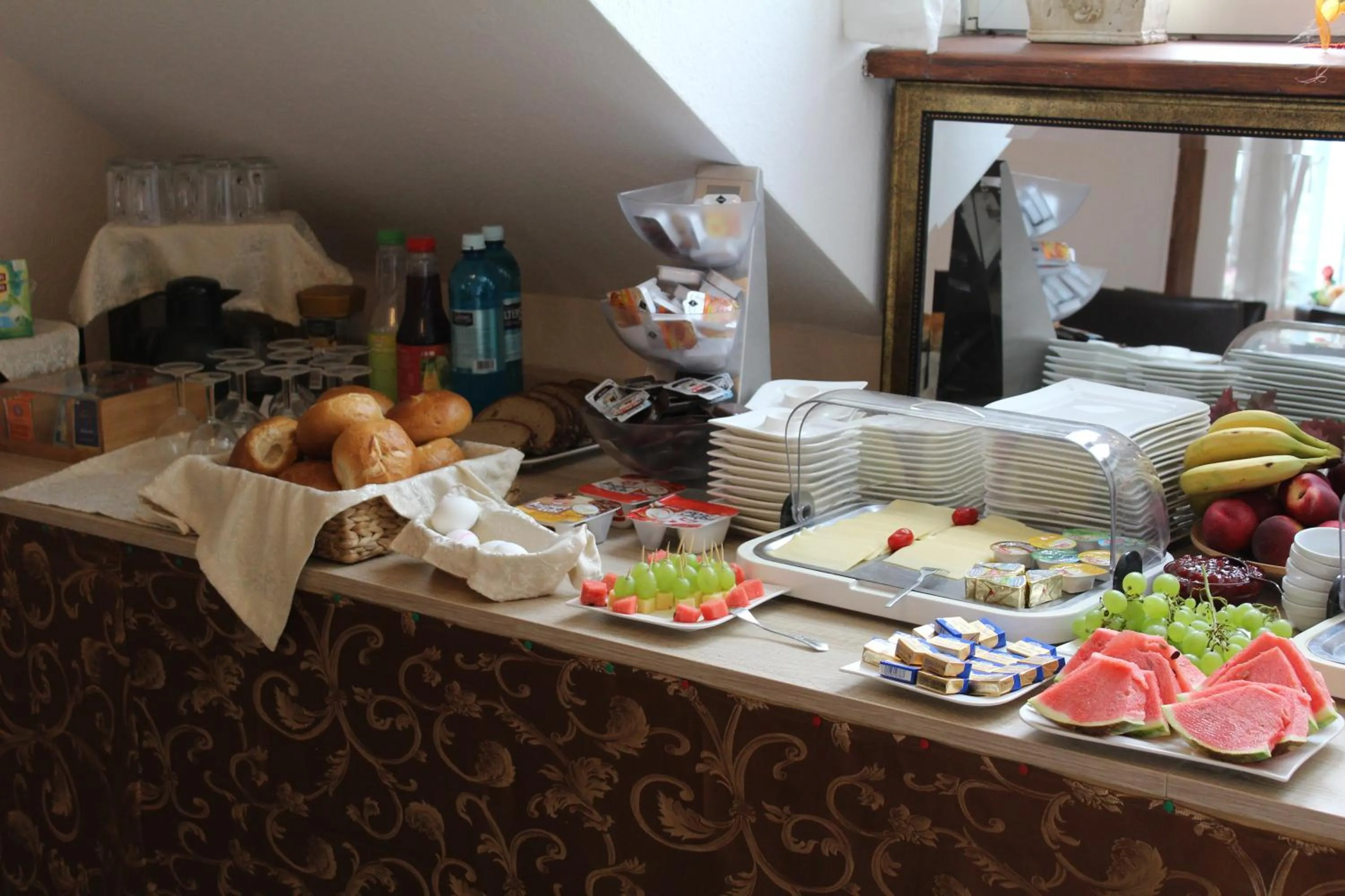 Food and drinks in Hotel Gardenia