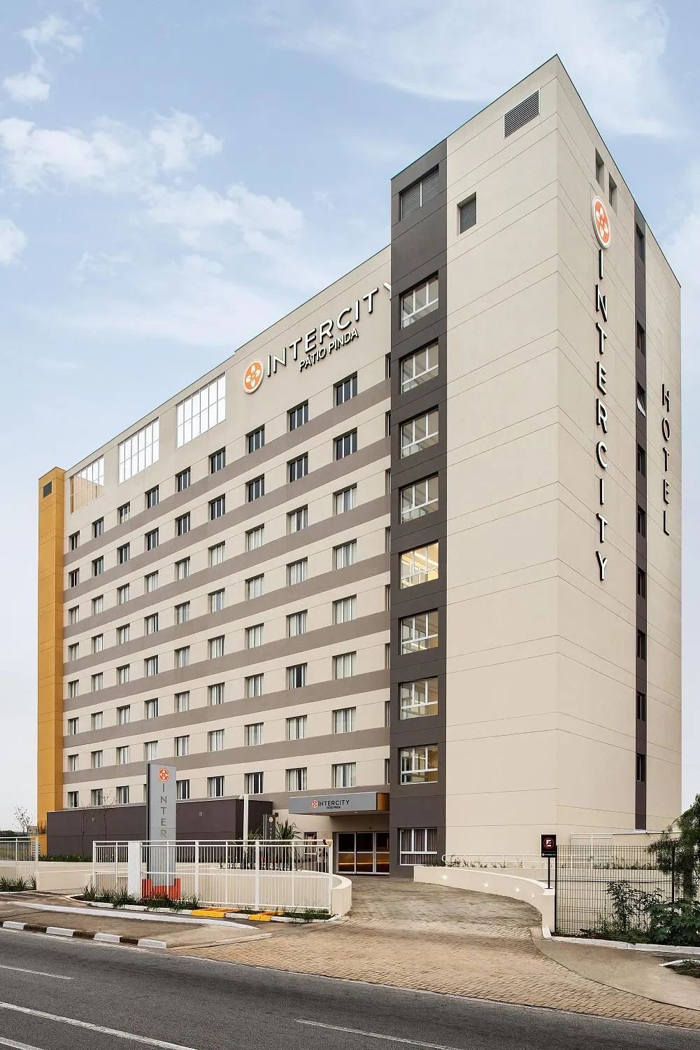 Property building in Intercity Pátio Pinda Hotel & Resort