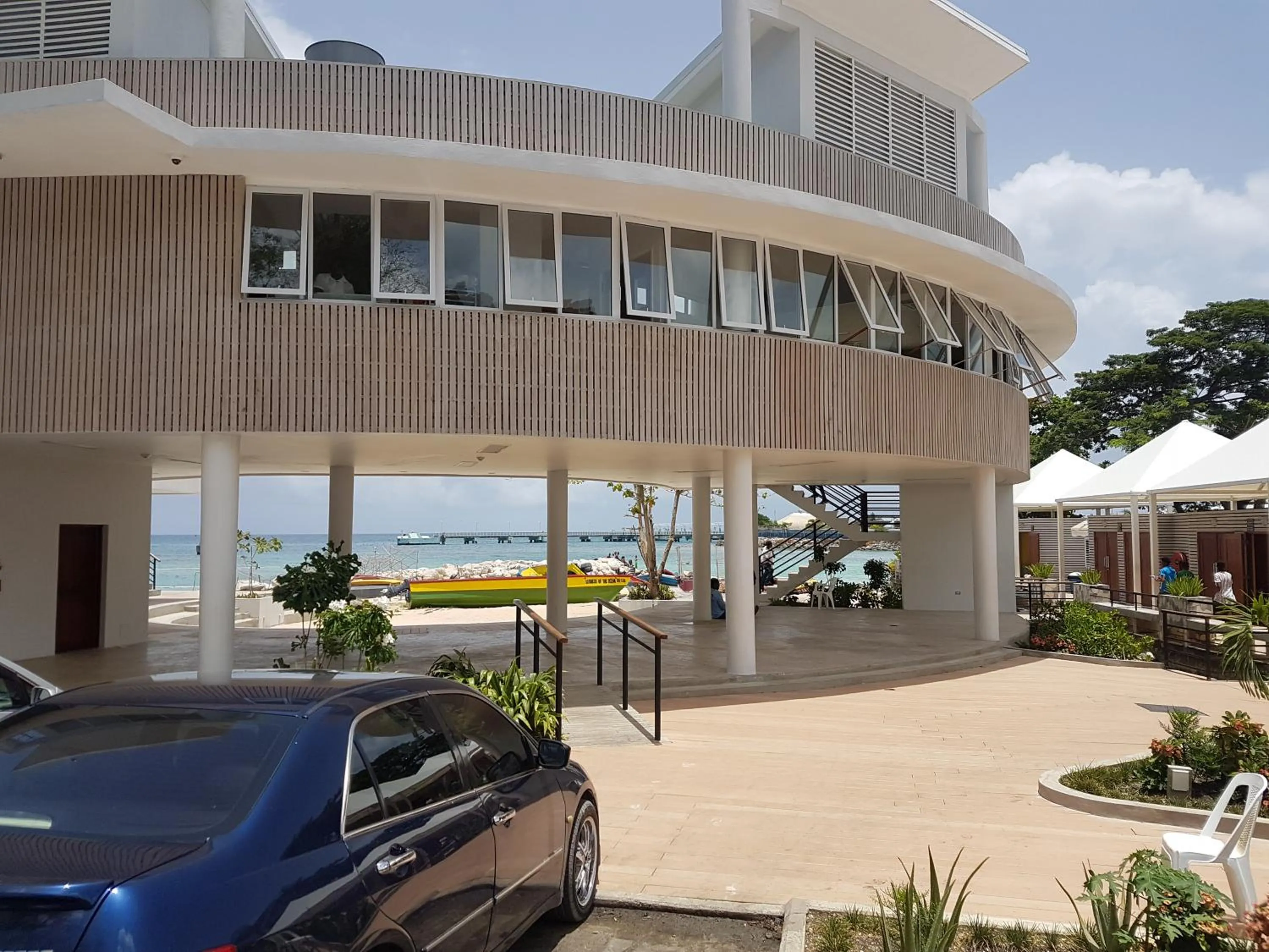 Restaurant/places to eat in Skycastle Oasis