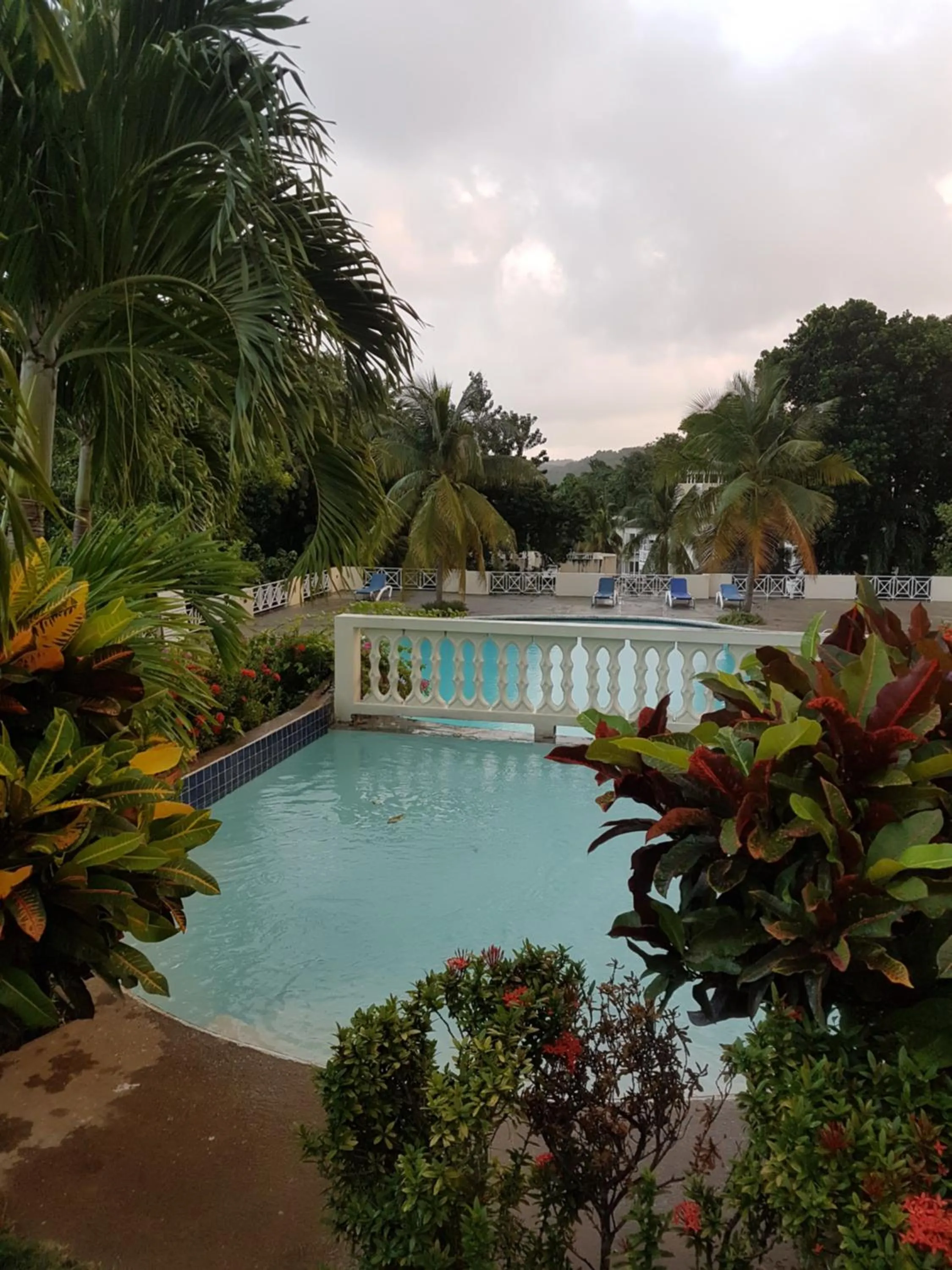 Swimming pool in Skycastle Oasis