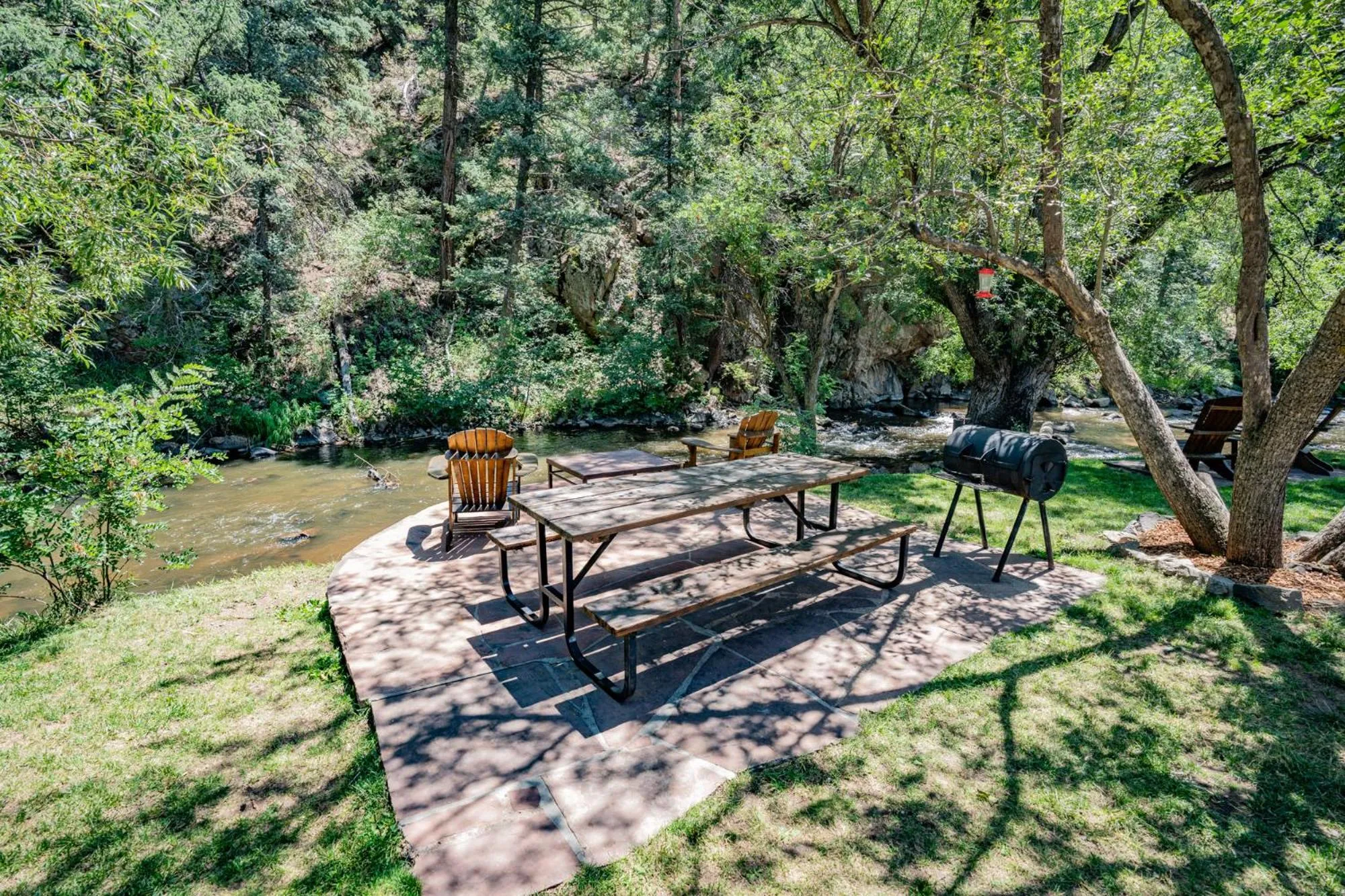 Property building in Colorado Bear Creek Cabins