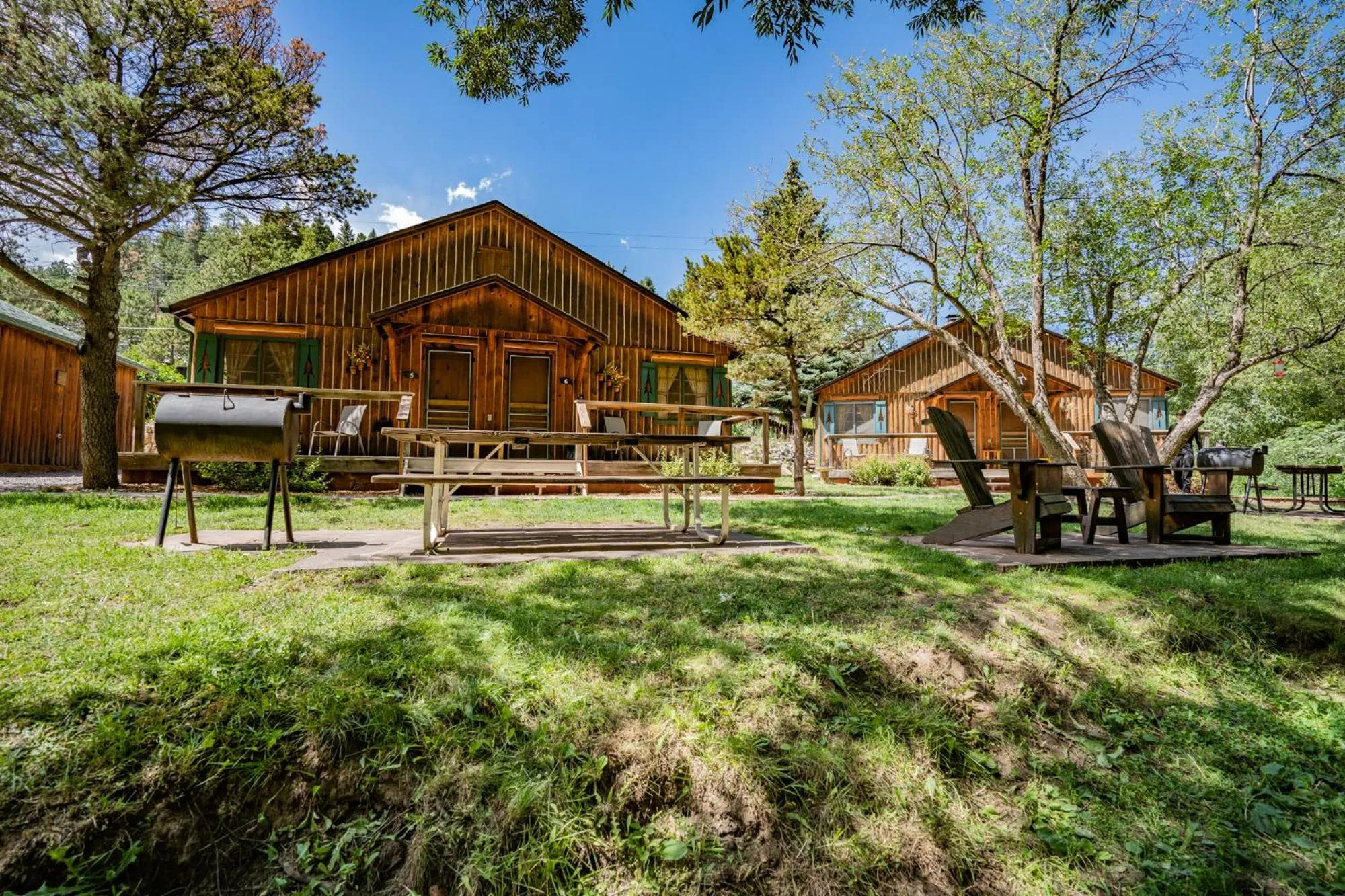 Property building in Colorado Bear Creek Cabins