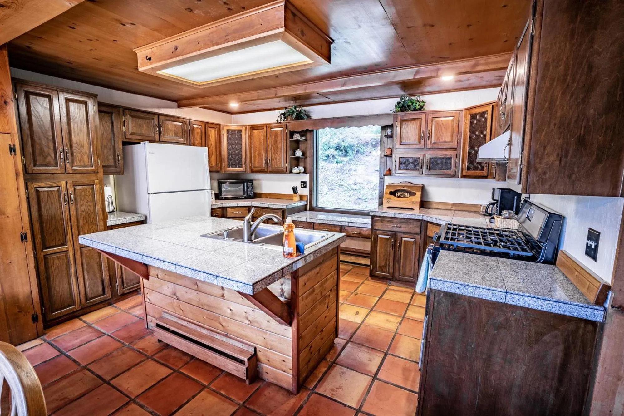 Kitchen or kitchenette in Colorado Bear Creek Cabins