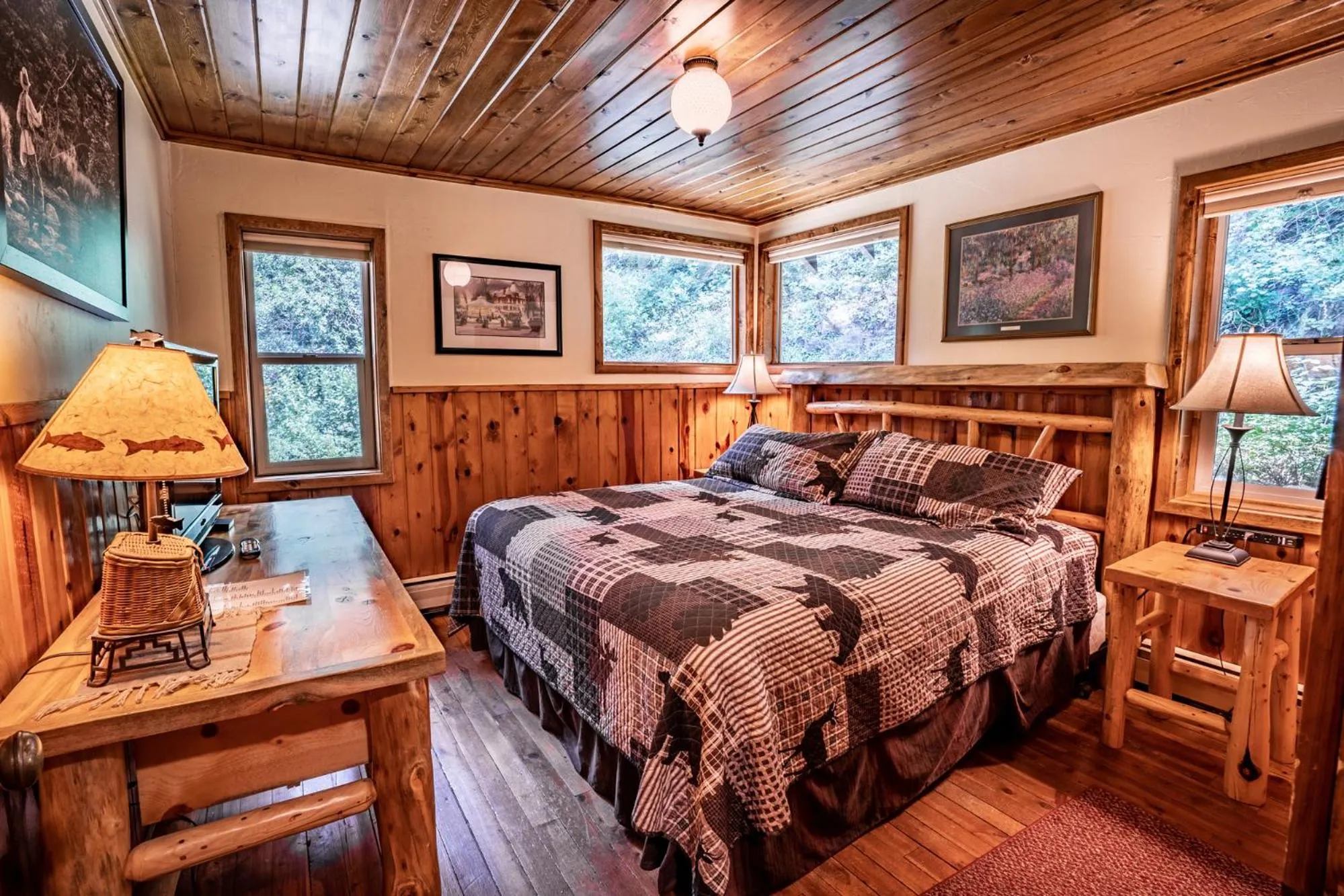 Bedroom, Bed in Colorado Bear Creek Cabins
